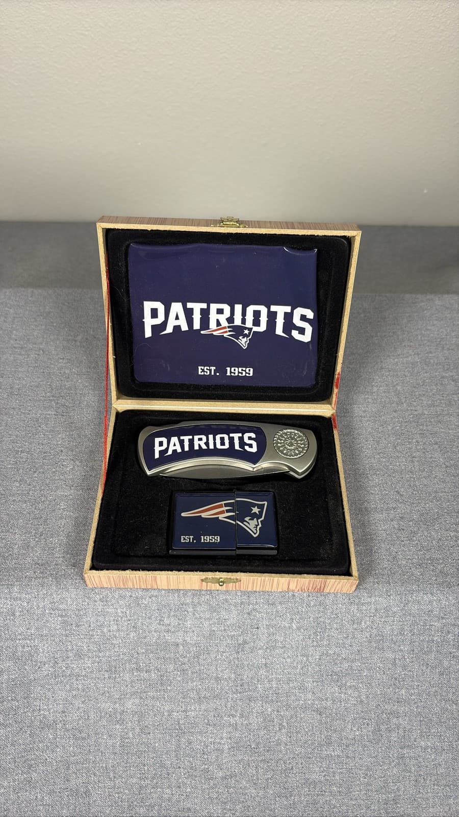 New England Patriots Pocket Knife & Lighter Gift Set in Wooden Box