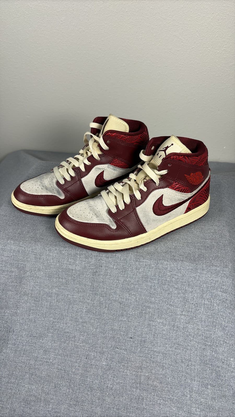 Nike Air Jordan 1 Mid SE Tiki Leaf Team Red Womens Shoes DZ2820-601