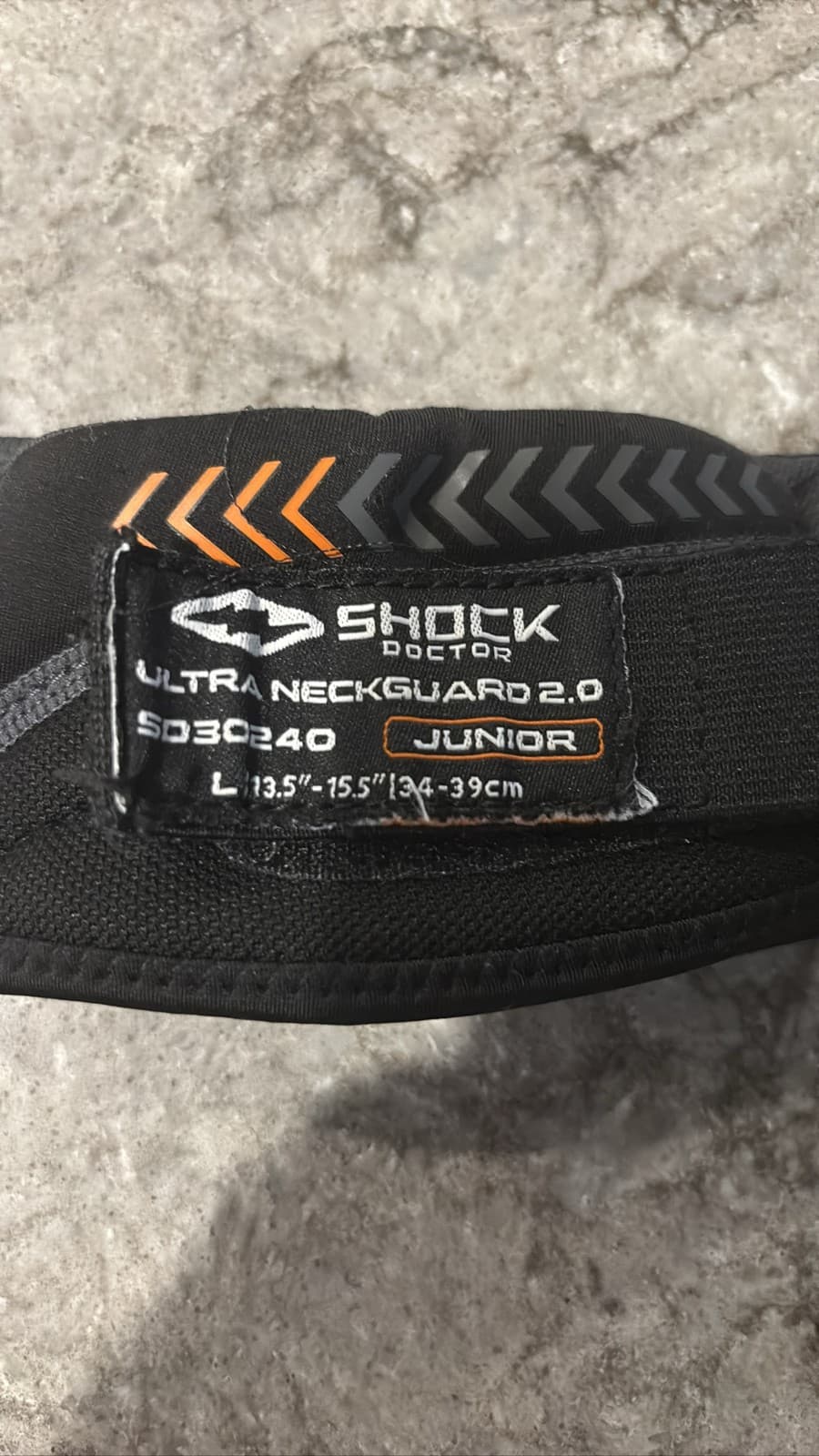 Shock Doctor Ultra Hockey Neck Guard 2.0 J L 13.5-15.5" 34-39cm