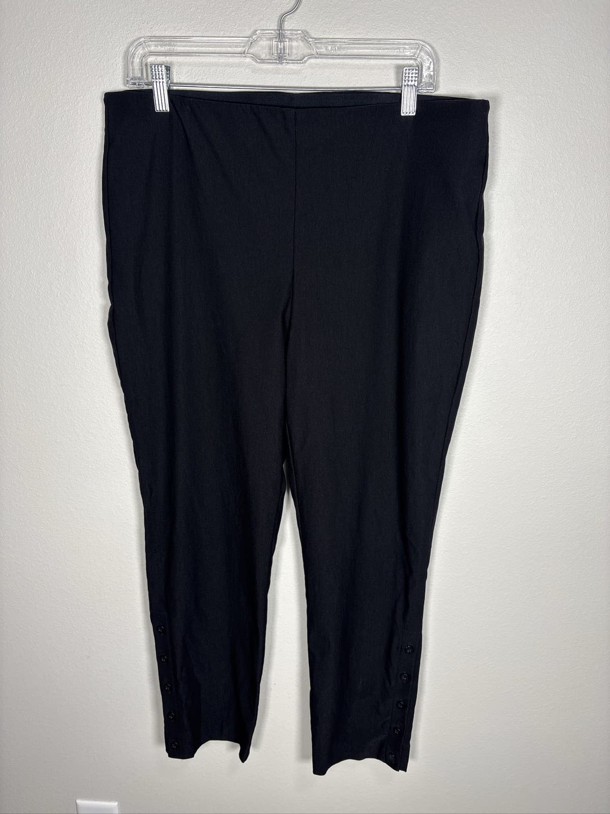 Chico's Women's Black Crop Pants Button Hem Stretch Pull On Size 2R