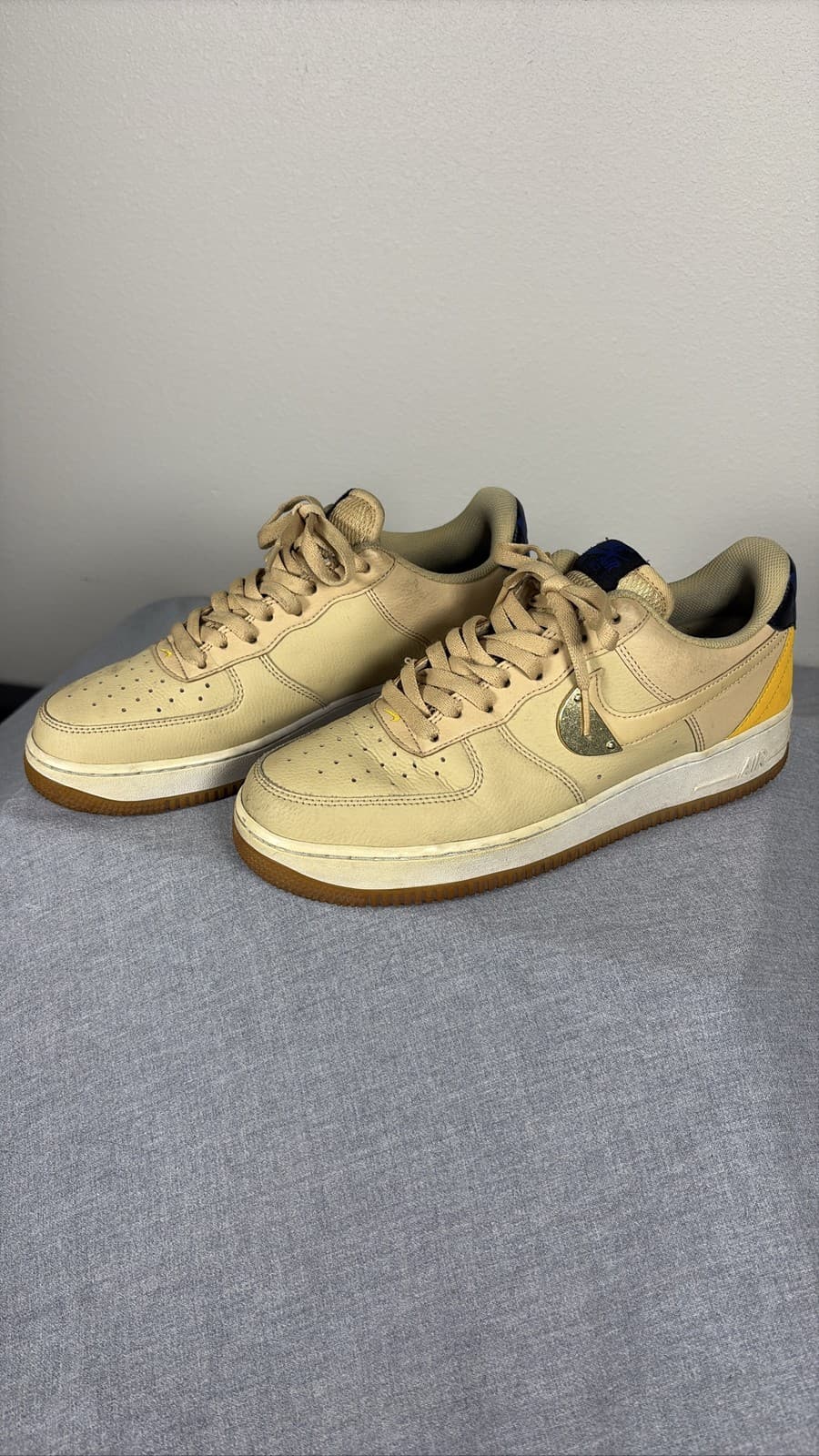 Nike Air Force 1 07 LV8 Low Sesame University Gold Gum Men Sneaker Size 9