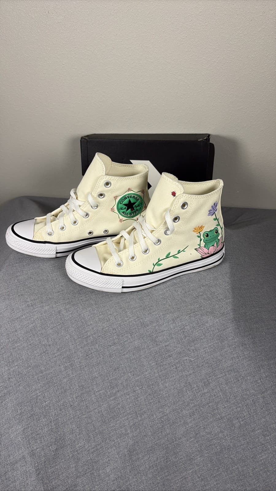 Converse Chuck Taylor All Star Lily Pad Frog Garden High Sneaker Women’s 7 Men 5