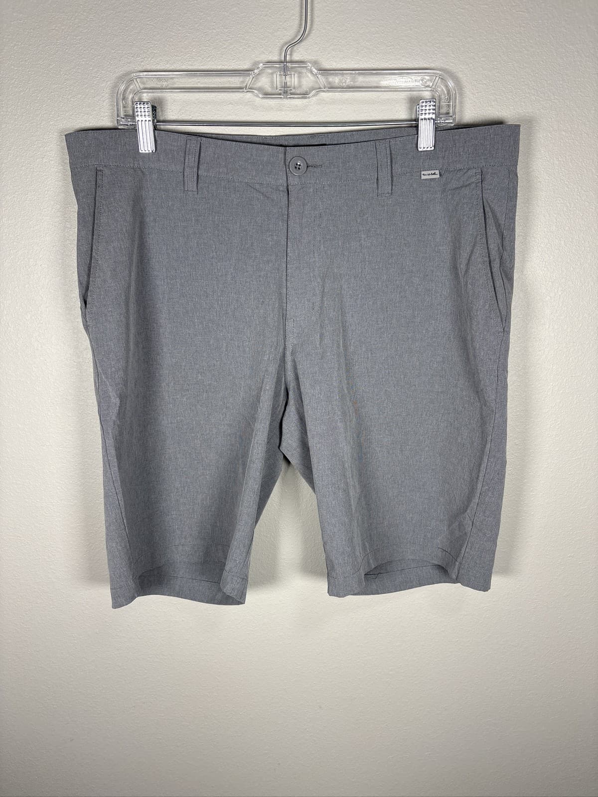Travis Mathew Mens Golf Shorts Size 36 Gray Performance Stretch Chino