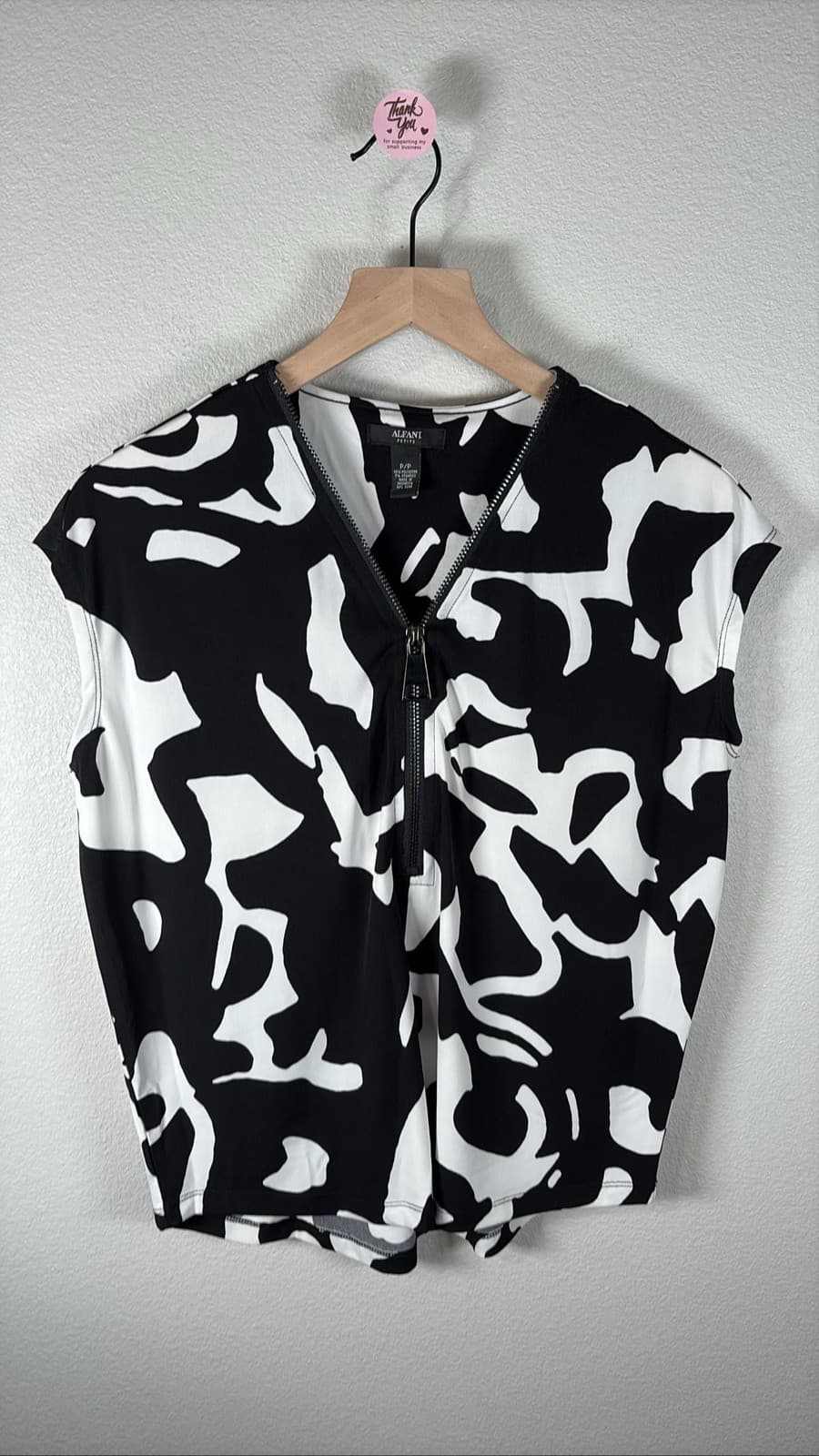 Alfani Petite P/P Black White Abstract Zip Blouse Top Short Sleeve