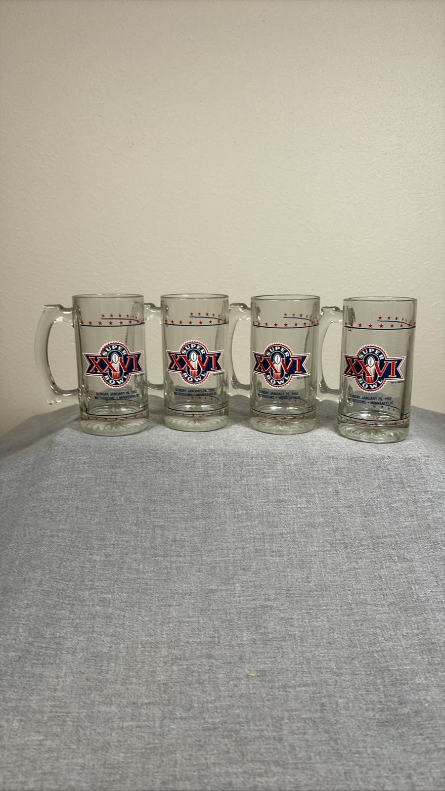 Vintage 1992 Super Bowl XXVI 26 Glass Beer Mug Metrodome Set of 4 NFL Football