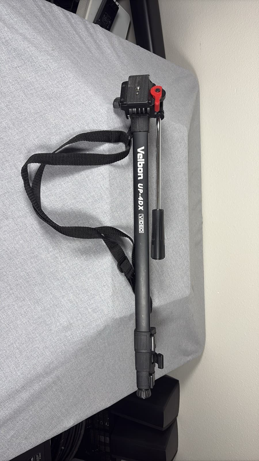 Velbon UP-4DX Video Monopod with Quick Release Plate Pan Handle Strap