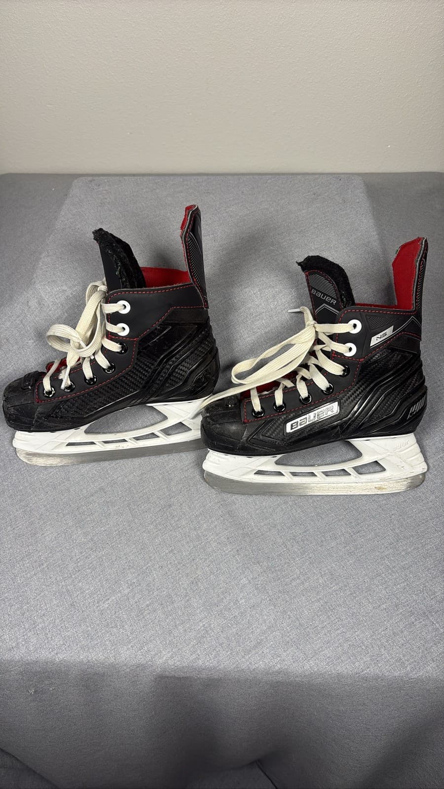 Bauer NS Ice Hockey Skates Black and Red Youth Size 1