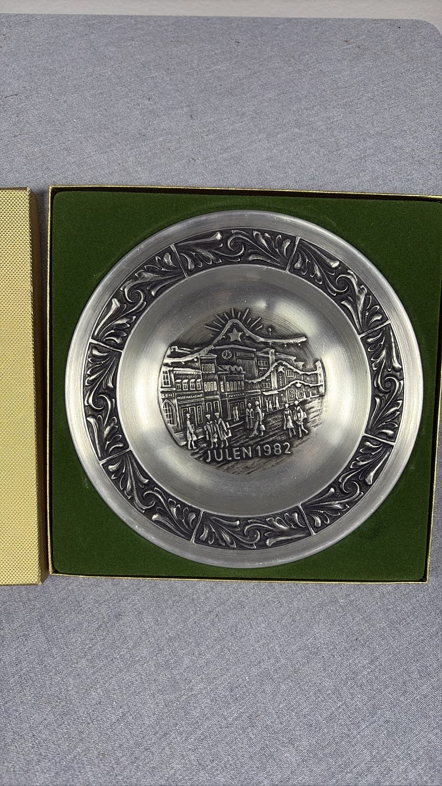 Vintage Astri Holthe Norway Pewter Christmas Plate Julen 1982 Signed Numbered