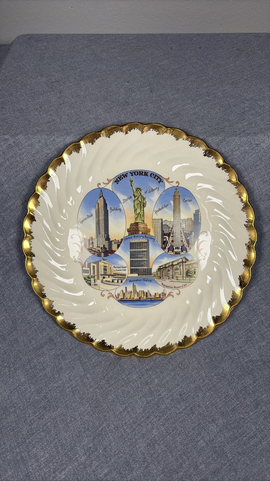 Vintage 22K Gold New York City Souvenir Plate Scalloped Edge Landmarks 9 Inch