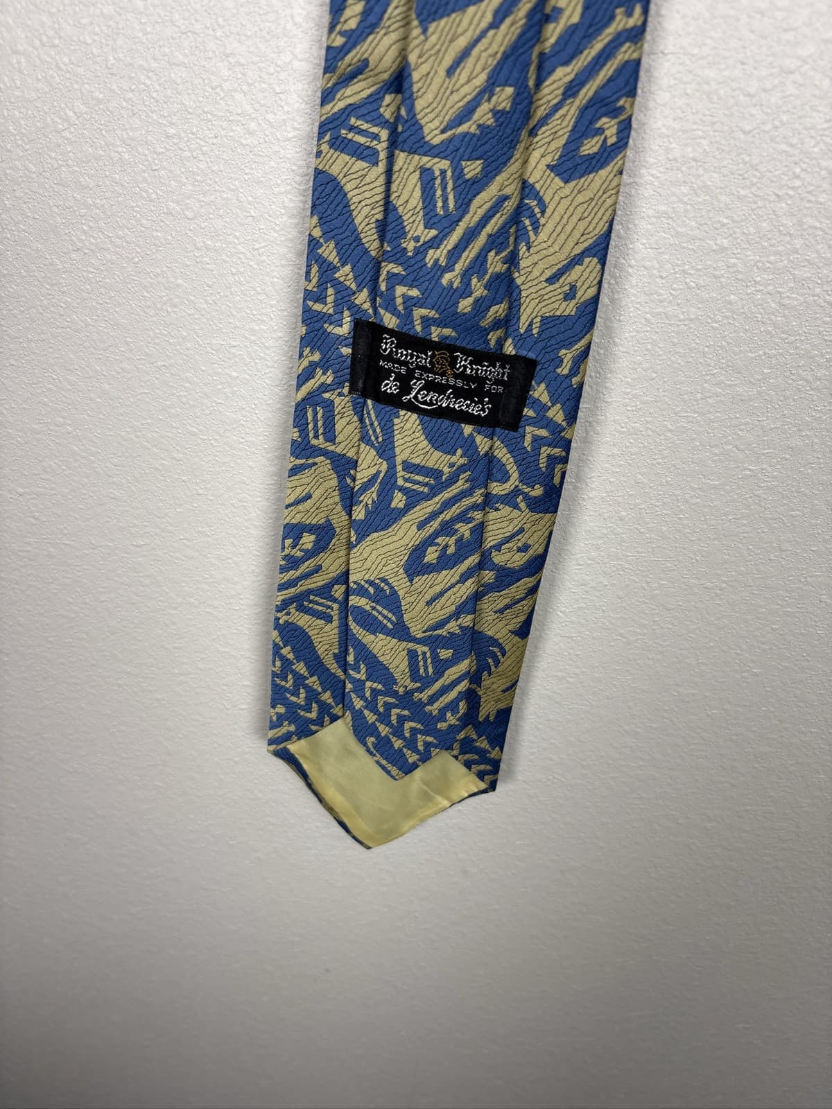 Vintage Royal Knight Mens Neck Tie Blue Gold Winged Lion Crest Heraldic Silk