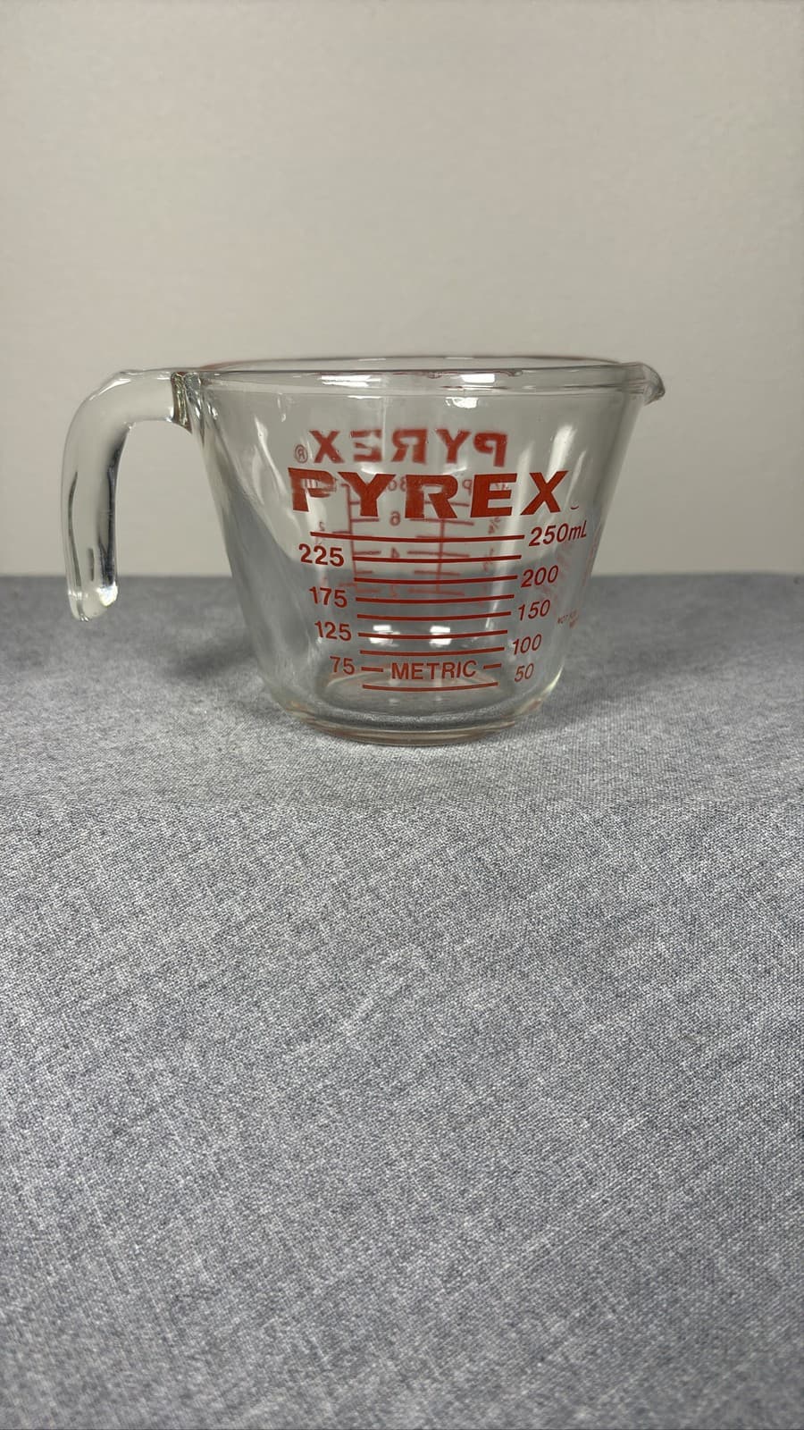 VTG Pyrex 508 Glass Measuring Cup 1 Cup 8 oz 250 mL Red Lettering USA