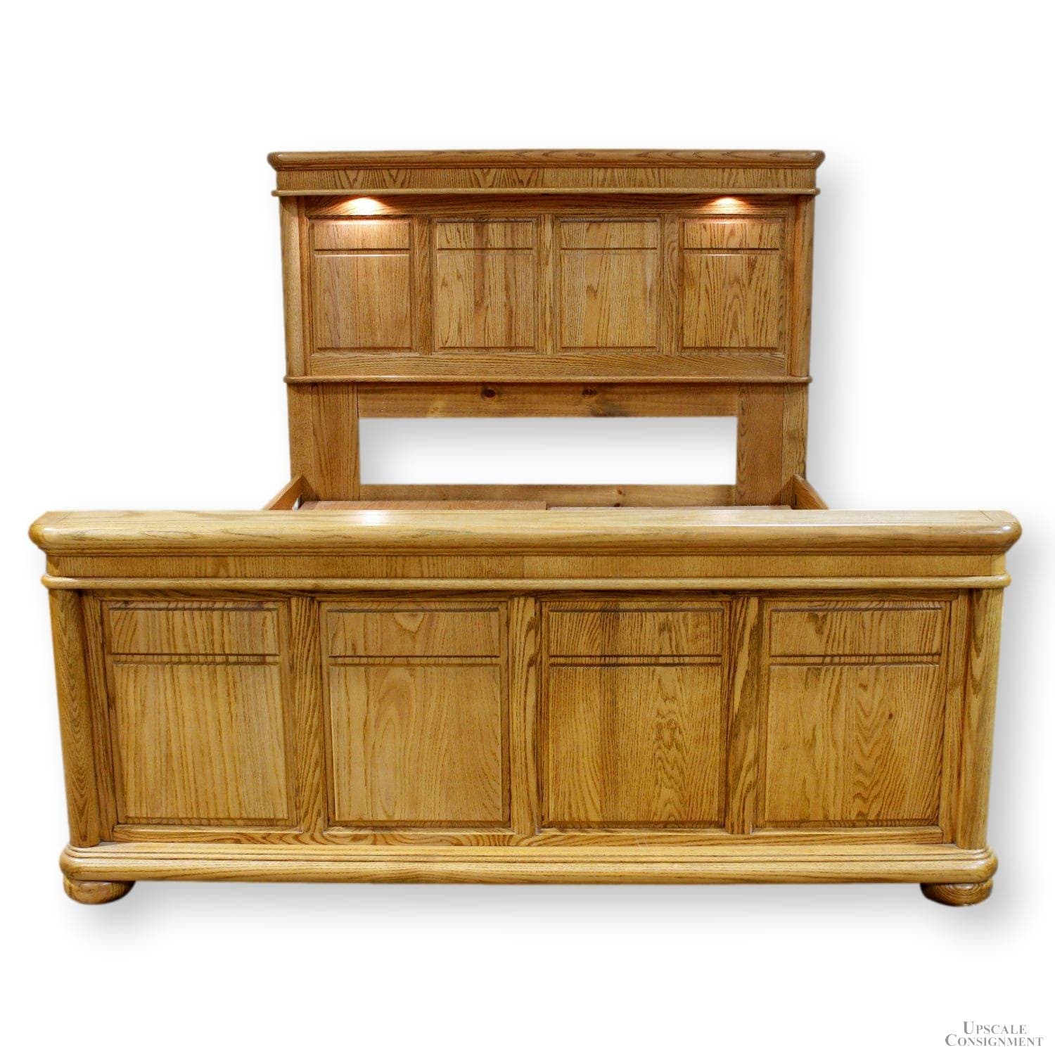 Arbek Queen Oak Panel Bed w/Lighted Headboard