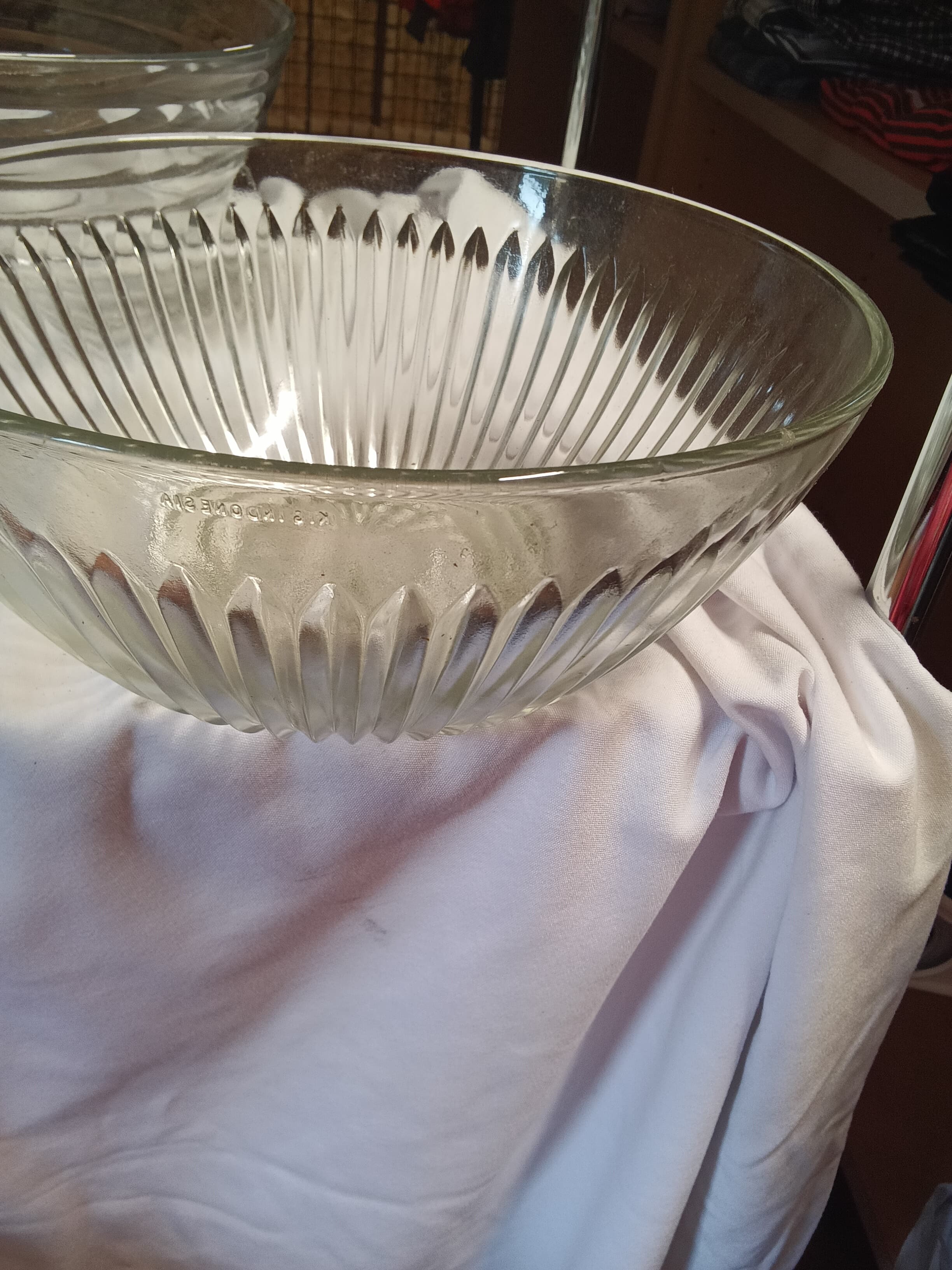 Vintage Anchor Hocking Glass Mixing Bowl Set