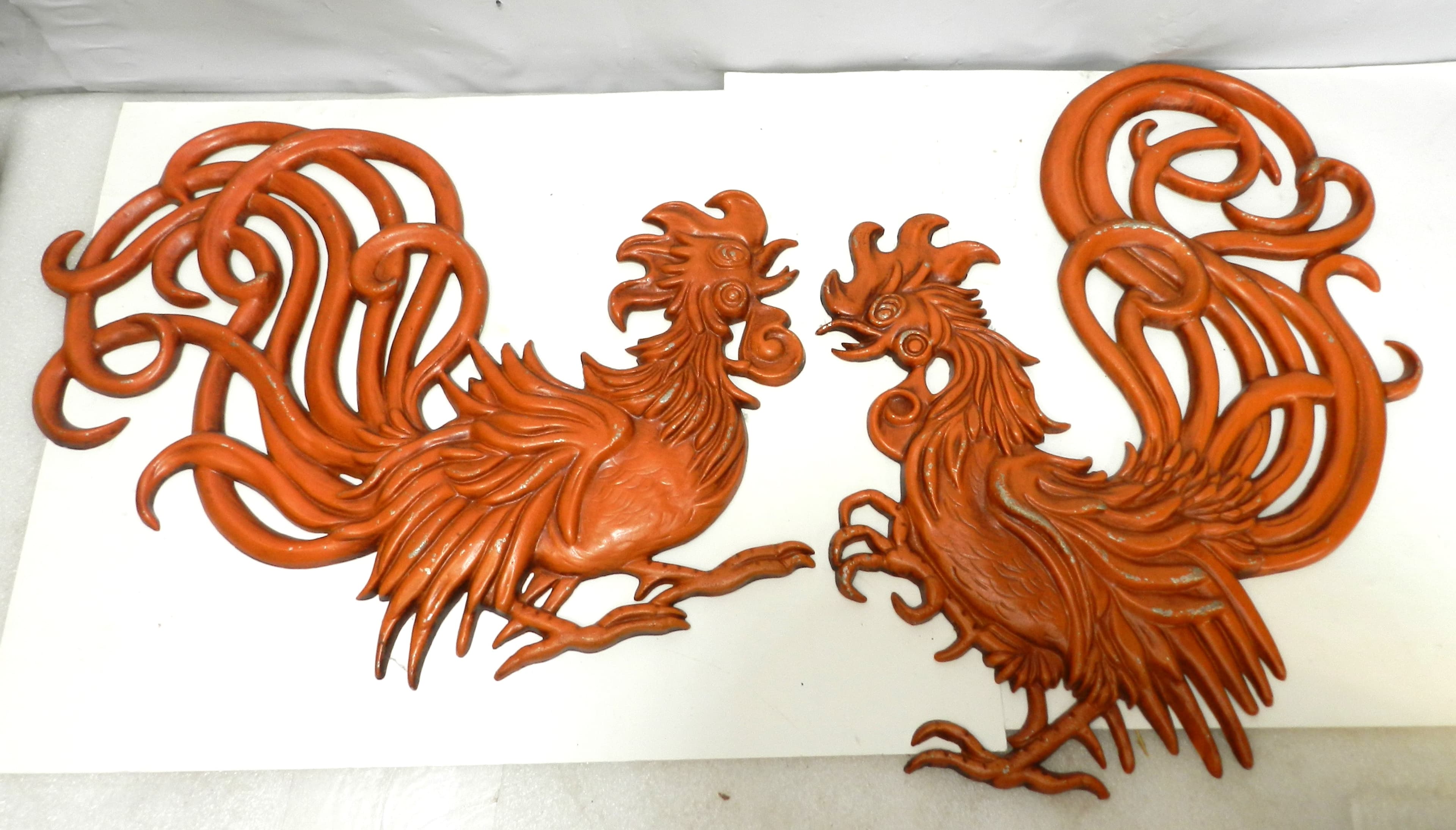 2 Retro Vintage Vermay Metal Aluminum Cast Rooster Figurine Wall Décor (P38J)