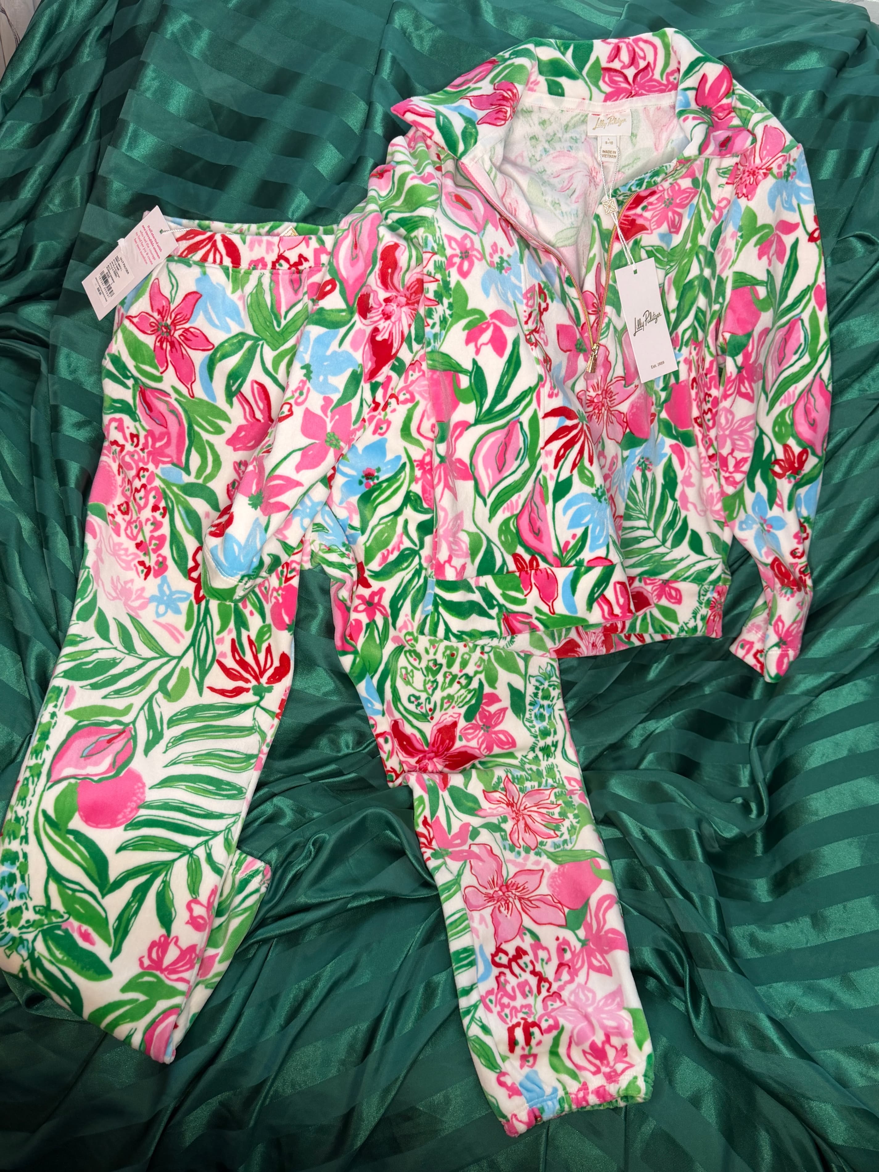 TWO PIECE SET Lilly Pulitzer Kids Velour Pullover Set Glowing Gardens L 8-10