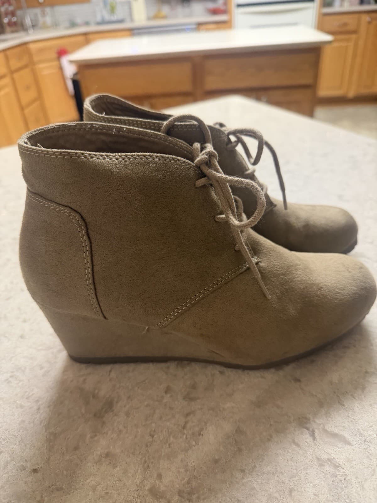 Faded Glory tan beige tie wedge bootie shoe boot Womens size 9
