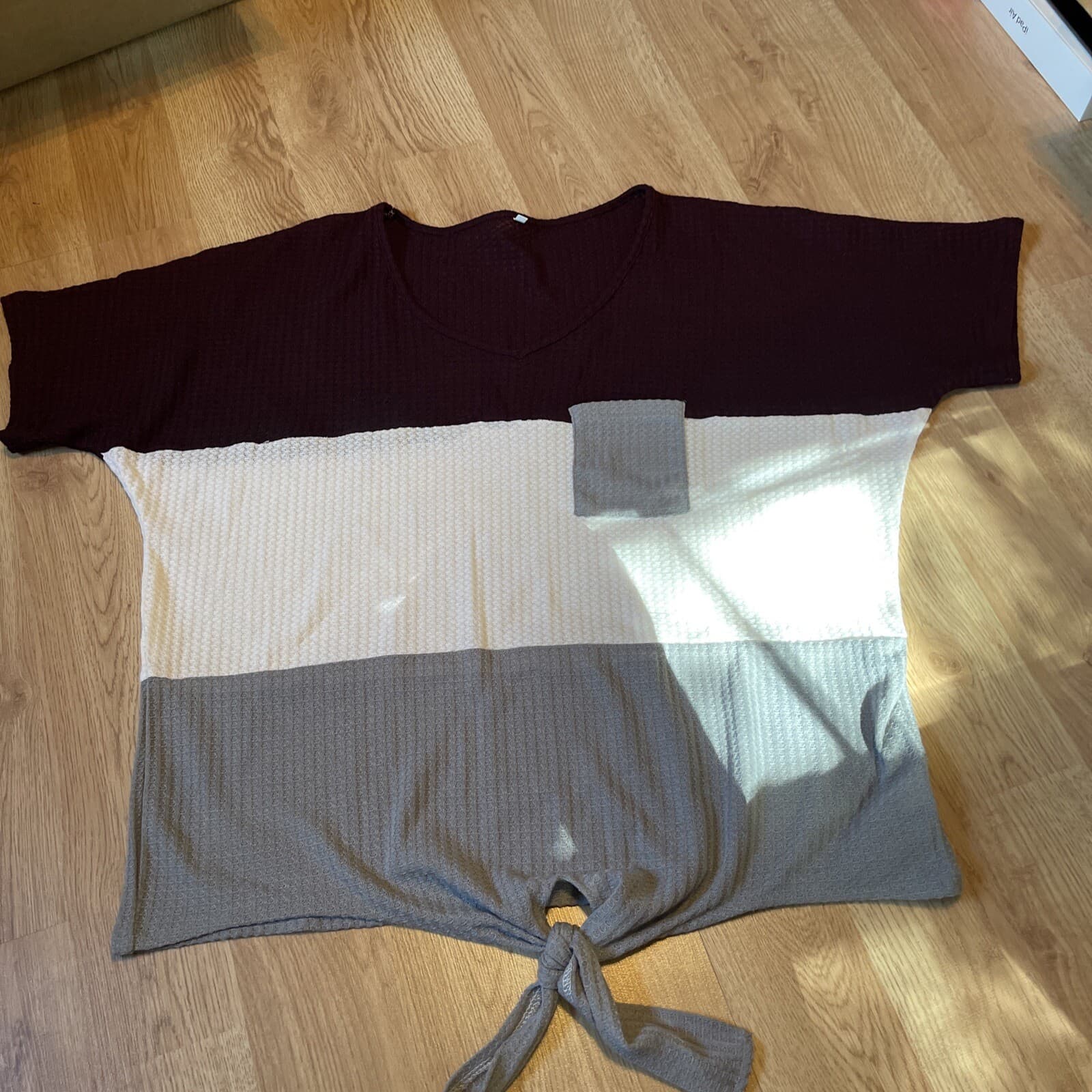 women’s colorblock short sleeve tie front XL