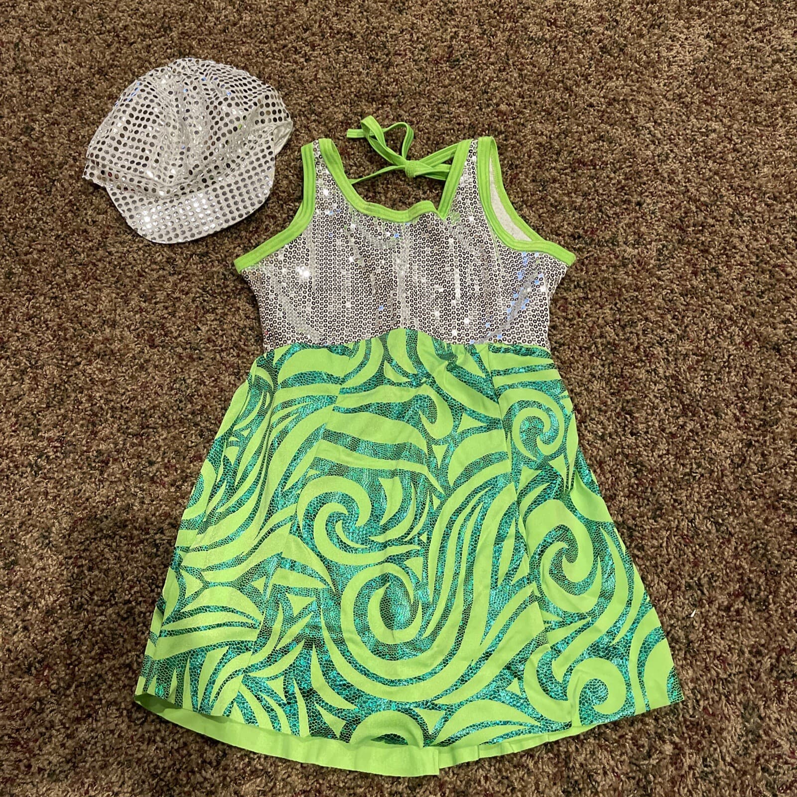 Dance, skating, baton twirling costume Costume Gallery New, XLC