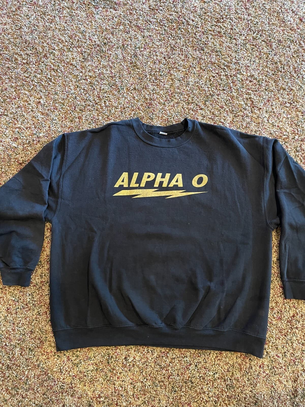 Alpha O black crew neck sweatshirt Gilden