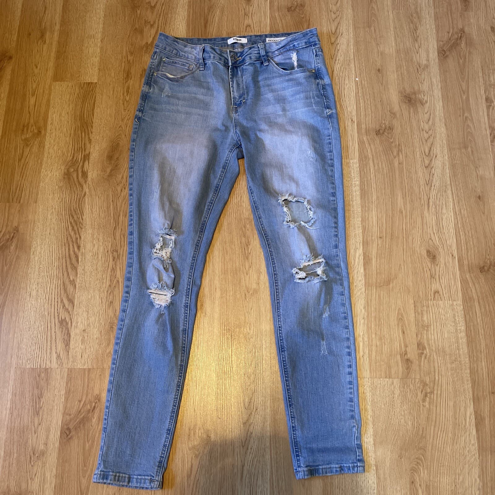 kenzie knockout skinny mid rise destructed jeans 10/30
