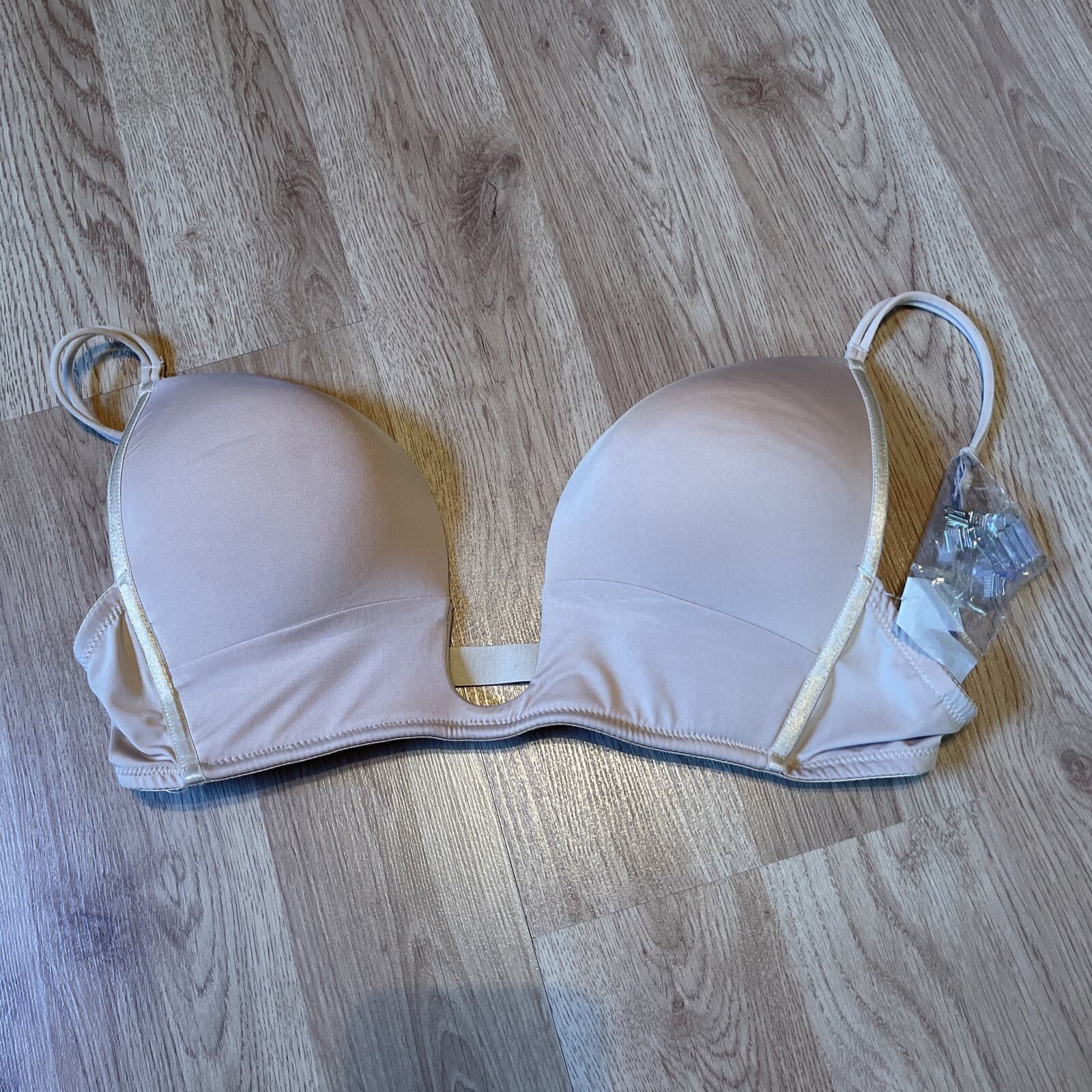 Vogue’s Secret Nude bra deep cut Padded Push-up 38D New