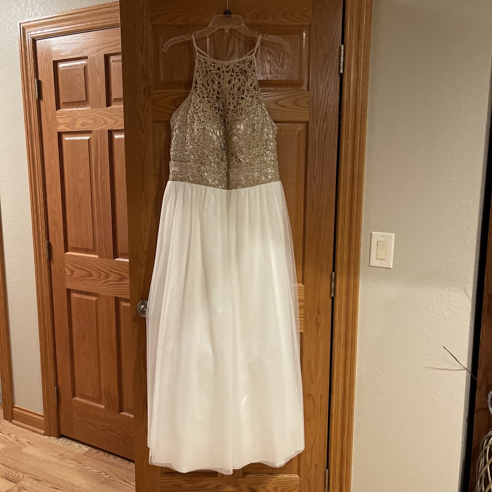 B. Darlin Prom Special Occassion Dress Gold Cream 20/21