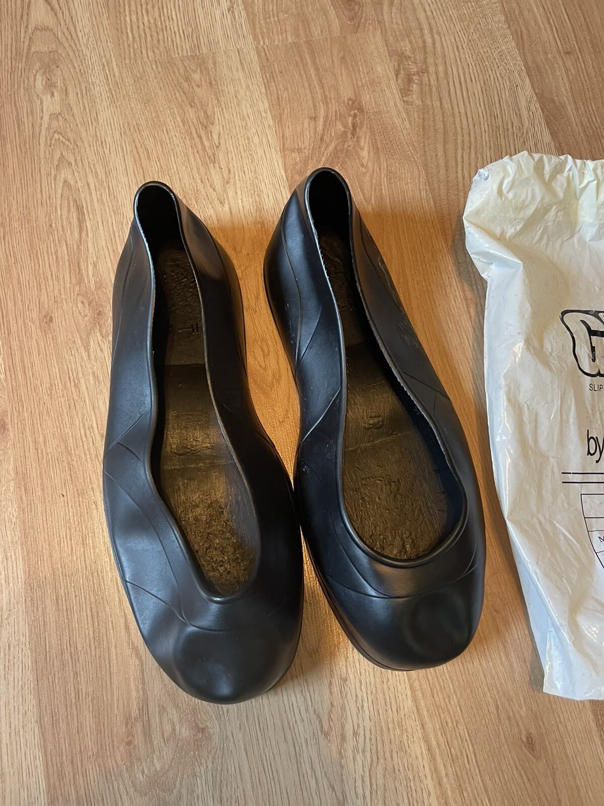 CrewGuard Slip-Resistant Overshoes Mens 8-9 / Women's 10-11