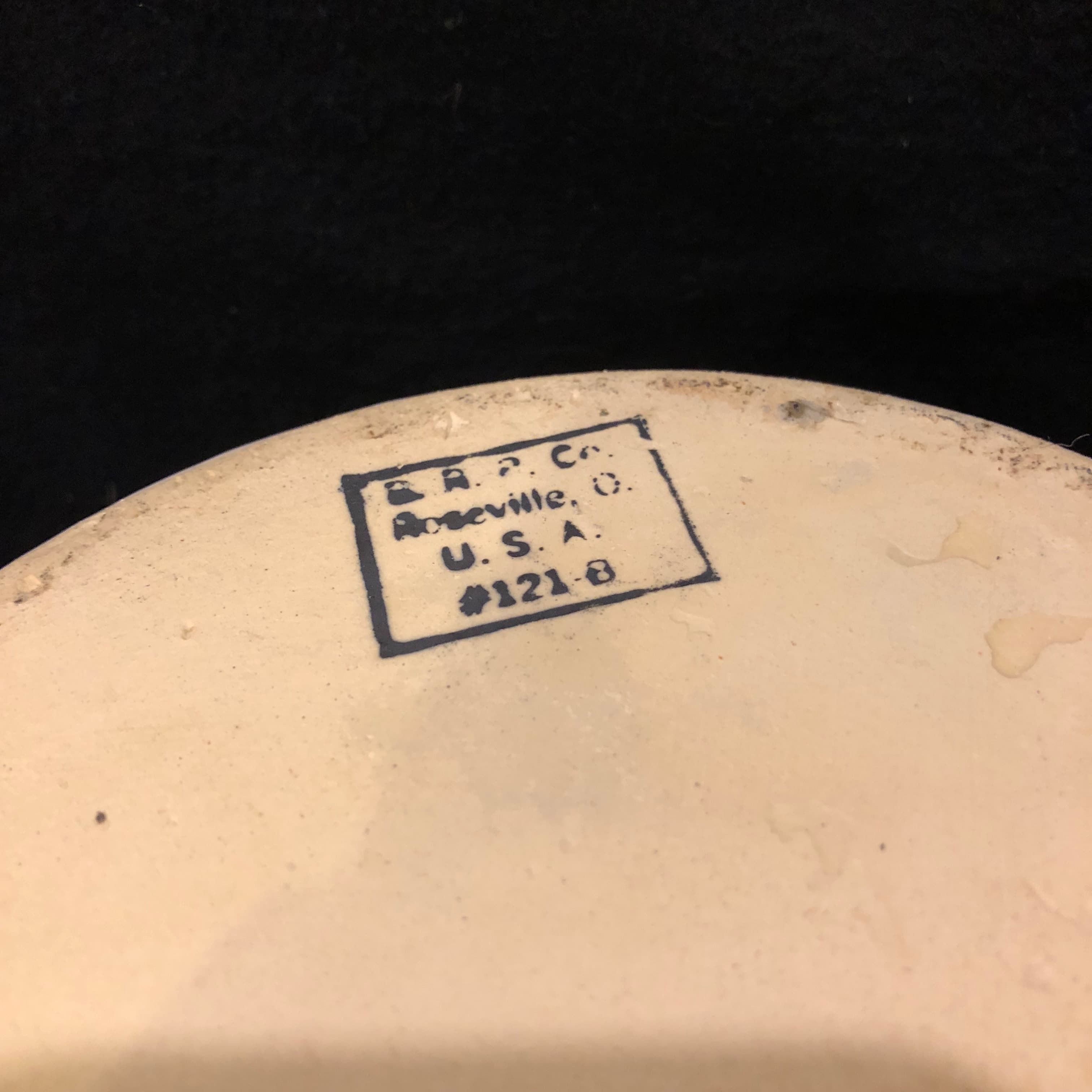 Vintage R.R.P. Co Roseville Bean Pot - Regular