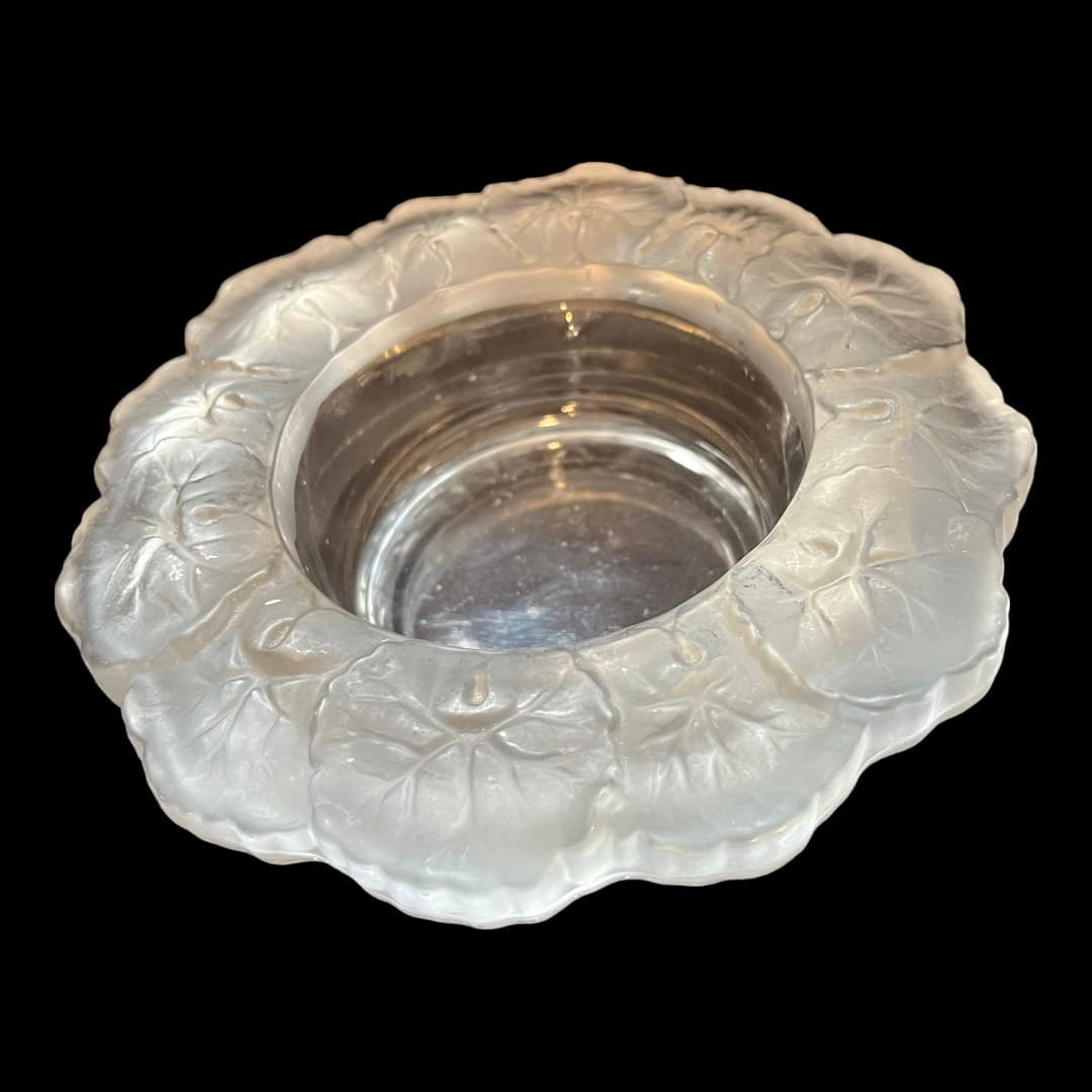 Lalique Unsigned Geranium Leaf Wine Holder - Regular