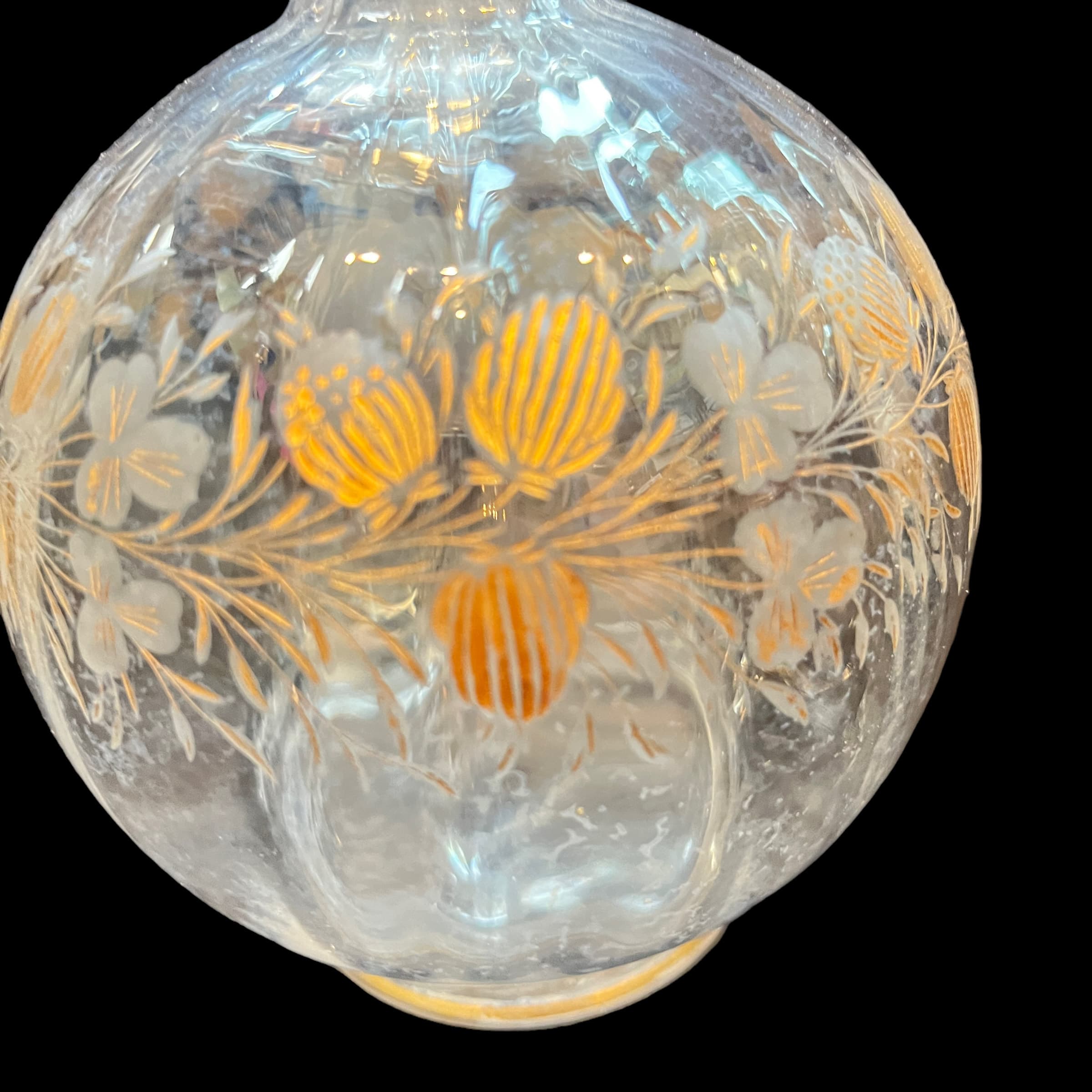 Beautifully etched and gilded Crystal decanter - Regular