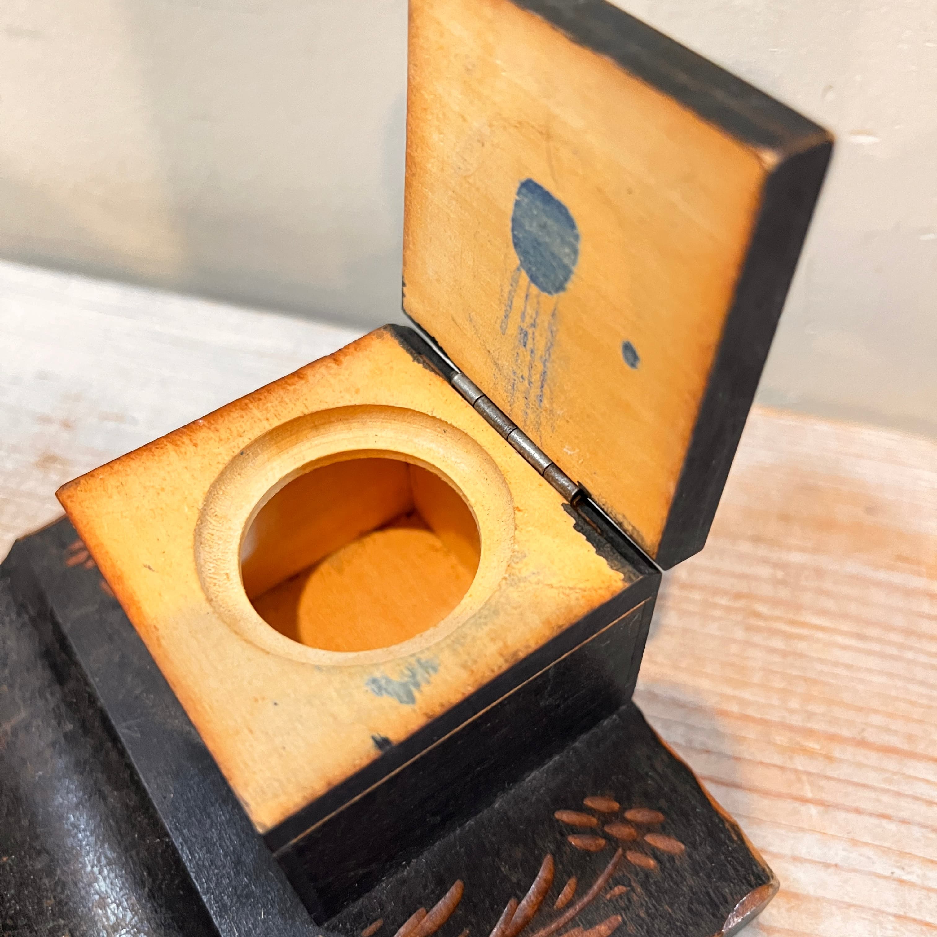 VIntage Carved Inkwell without insert - Regular