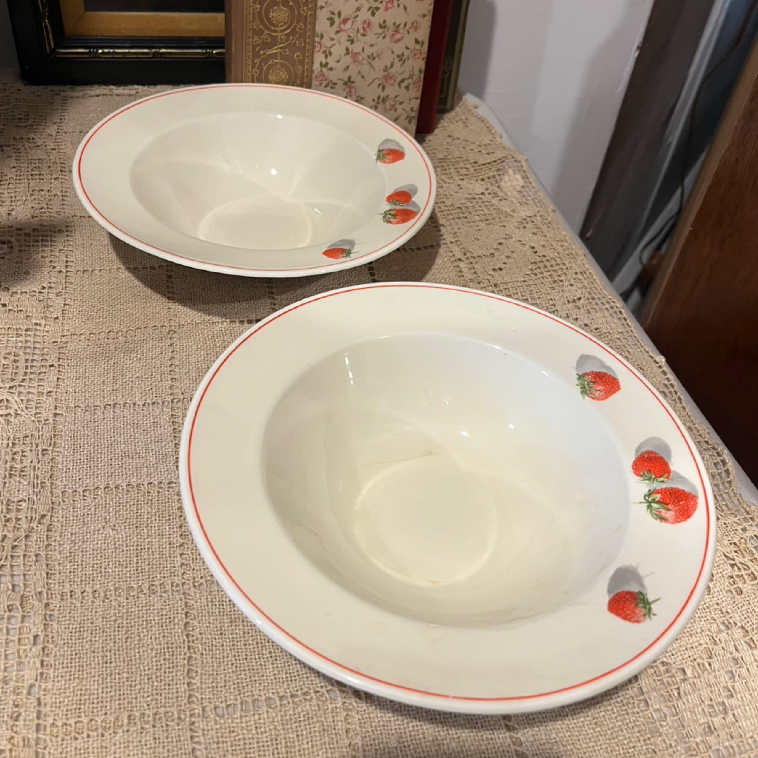 Cavitt Shaw Strawberry Bowls Set Of 2 - Regular