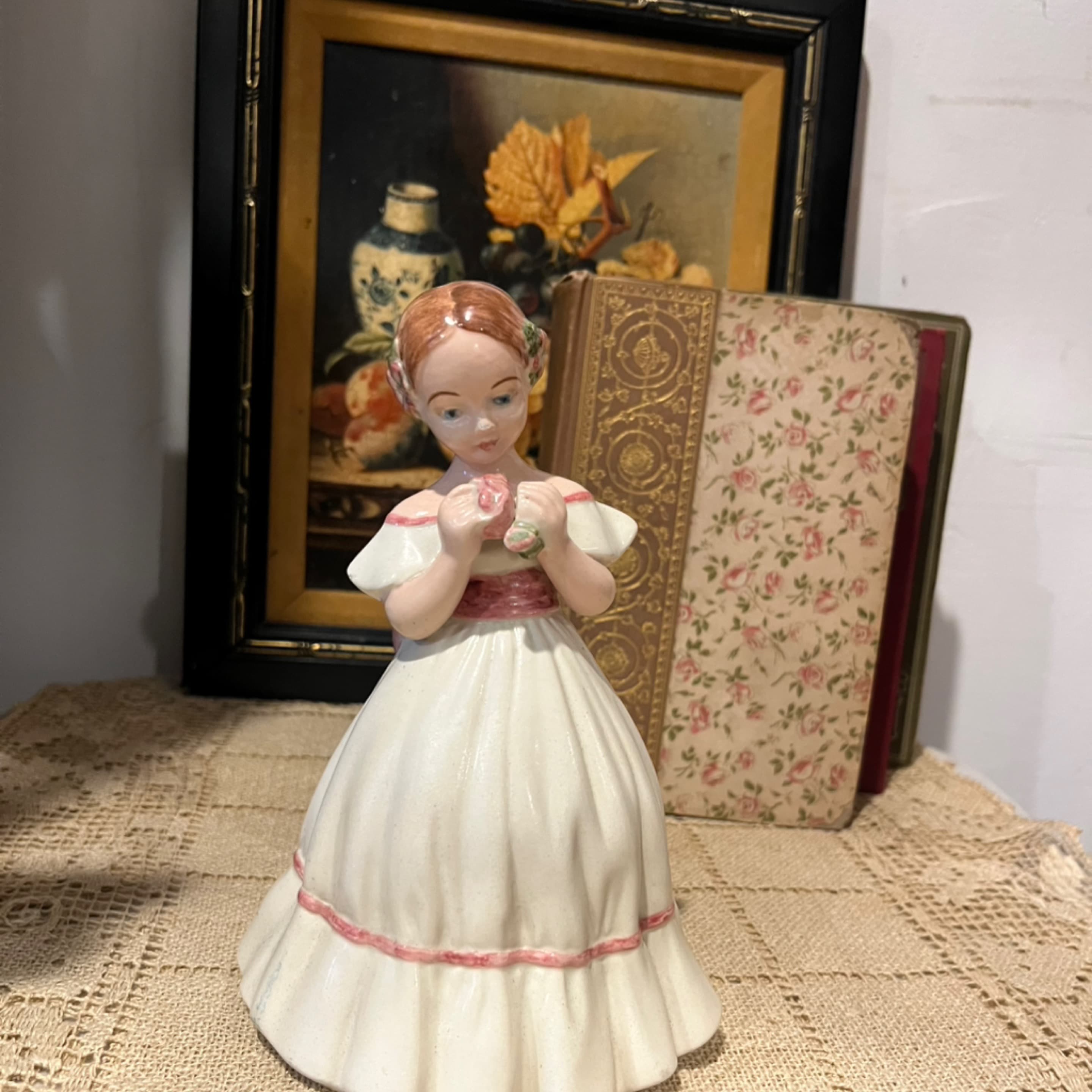 Vtg Porcelain Figurine - Regular