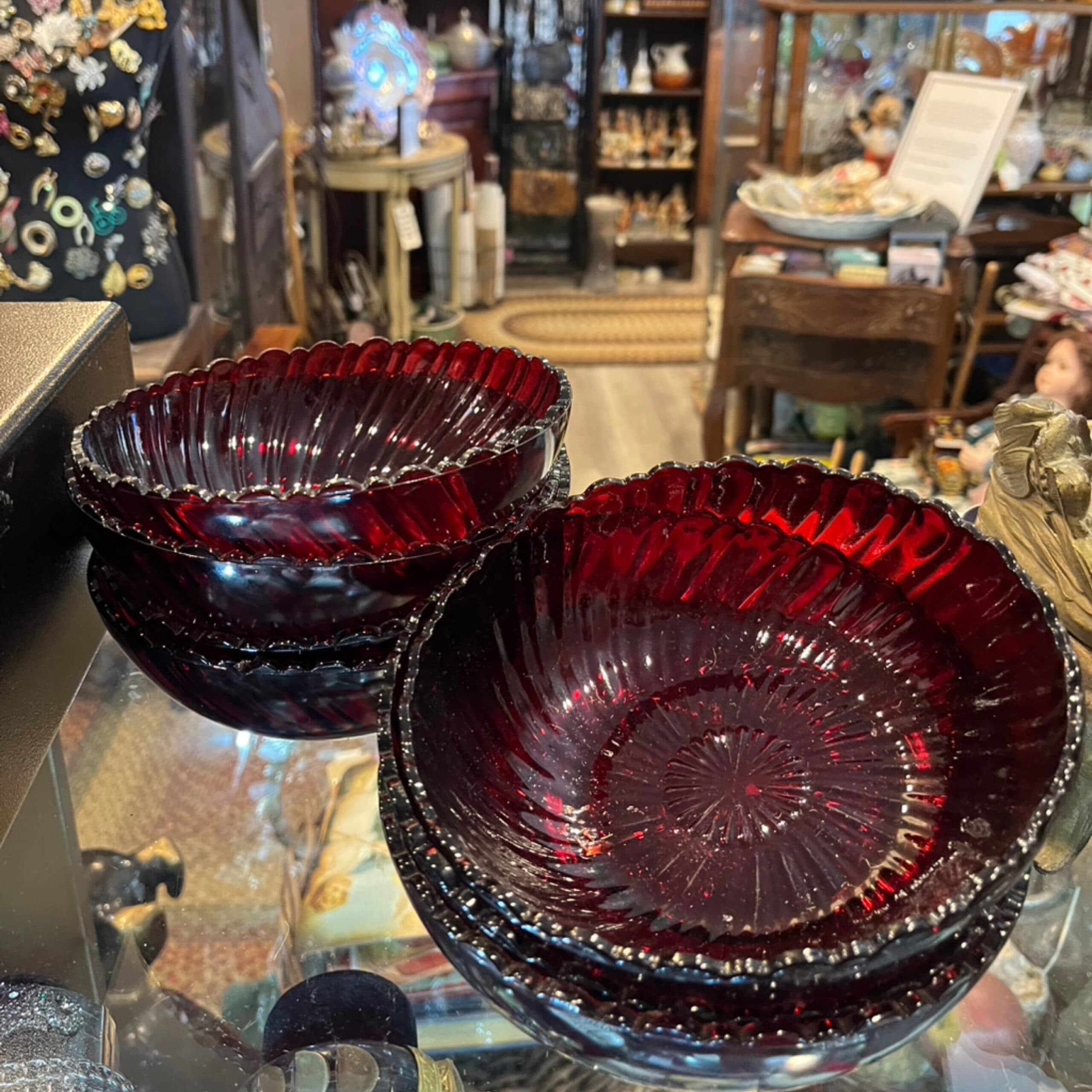 Anchor Hocking Royal Ruby Scalloped Bowl Set Of 7 - Regular