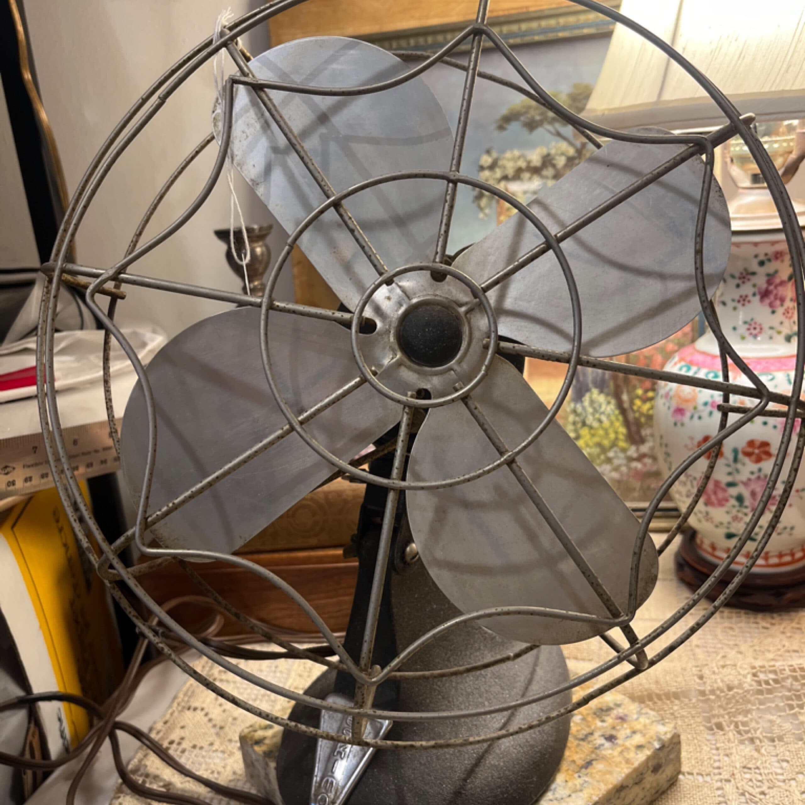 Eskimo Small Fan - Regular