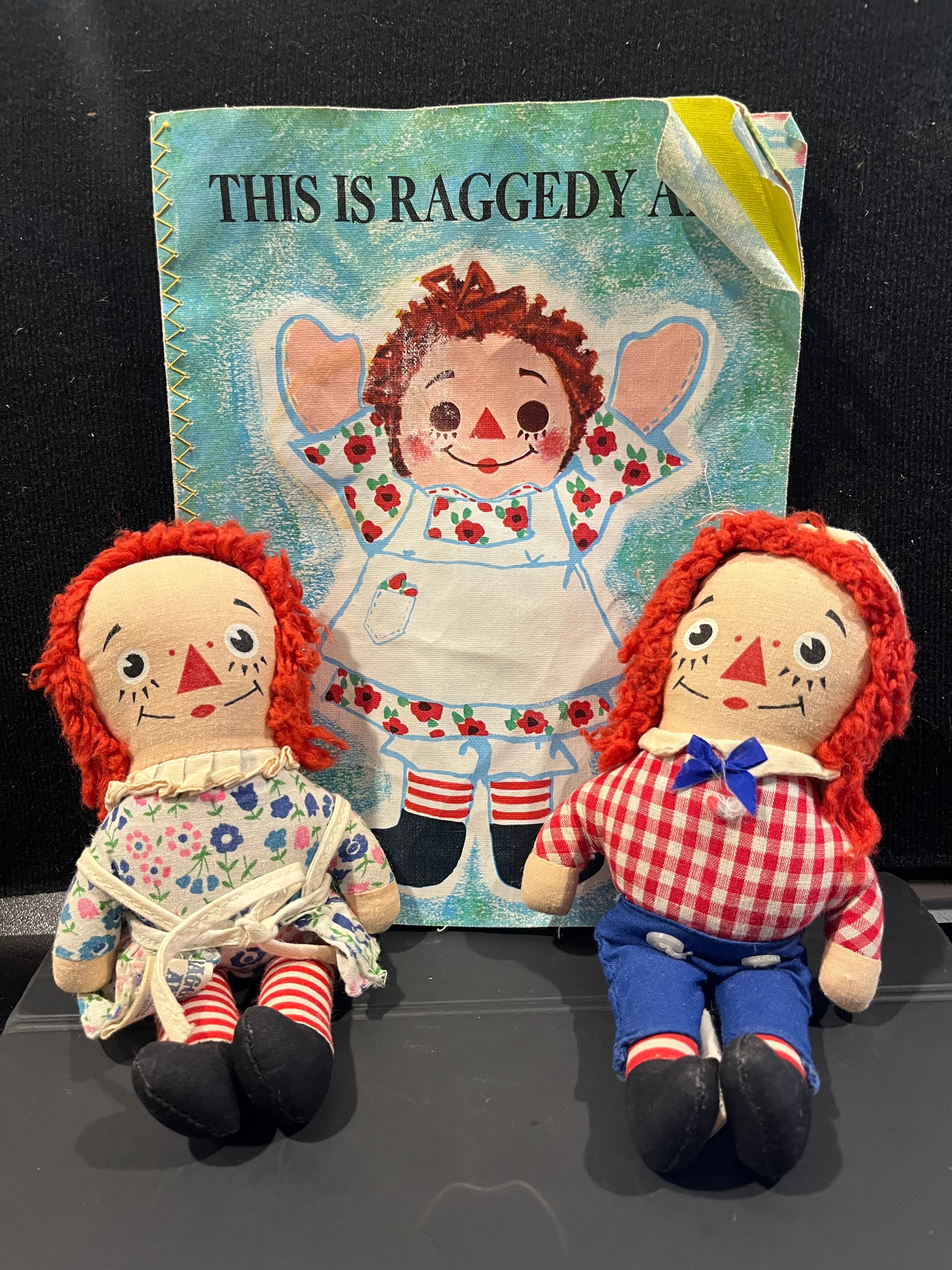 Raggedy Ann and Raggedy Andy with Book - Regular
