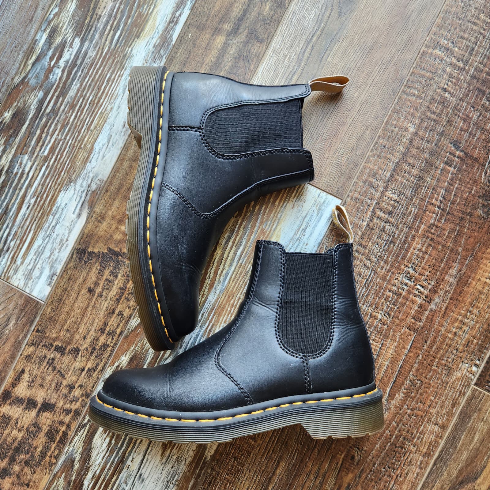 Dr. Martens Vegan 2976 Felix Rub Off Black Chelsea Boots Unisex EU38 USW7 M6