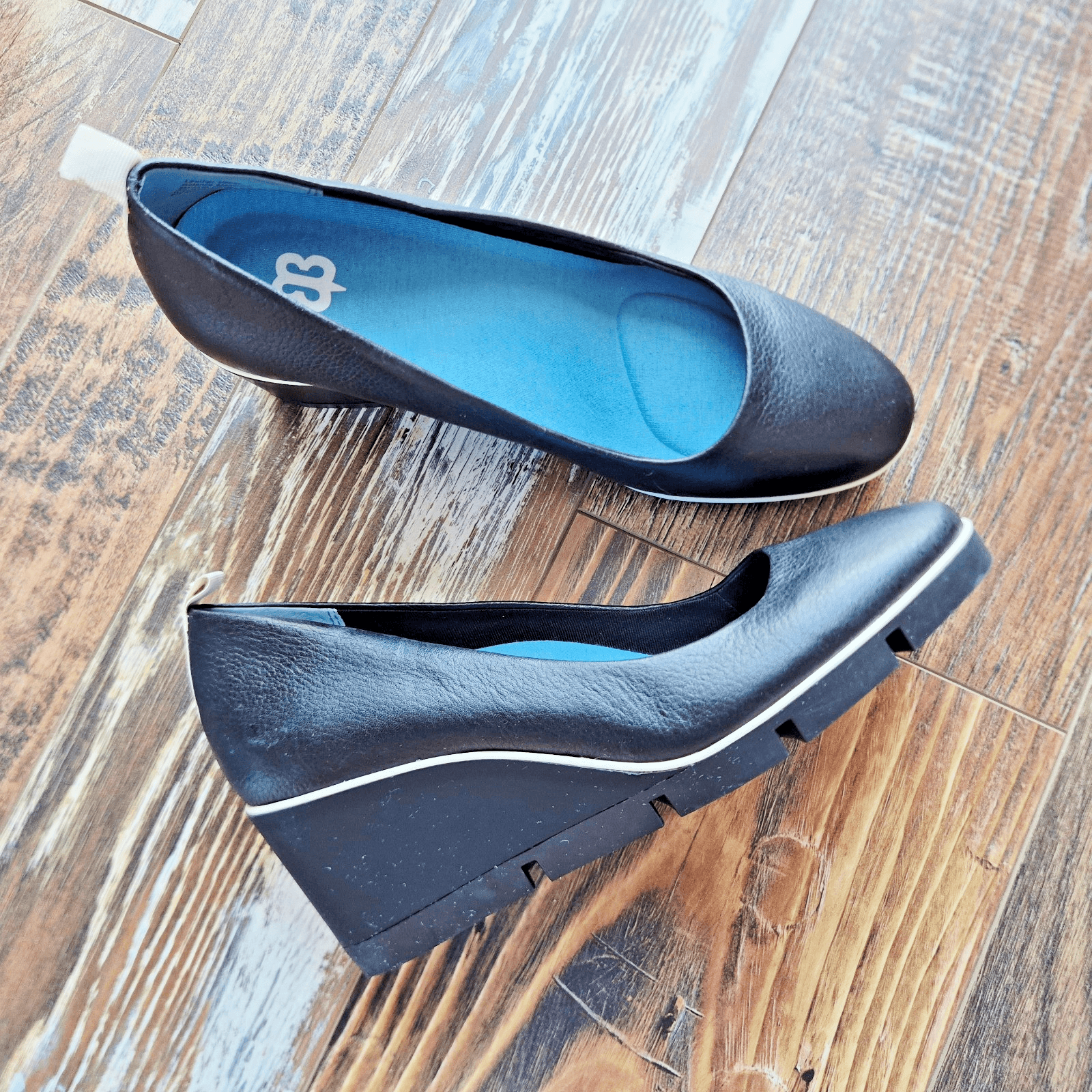 Betabrand All Weather 2.5" Wedge Slip-On Shoe Waterproof Onyx Black Leather US8M