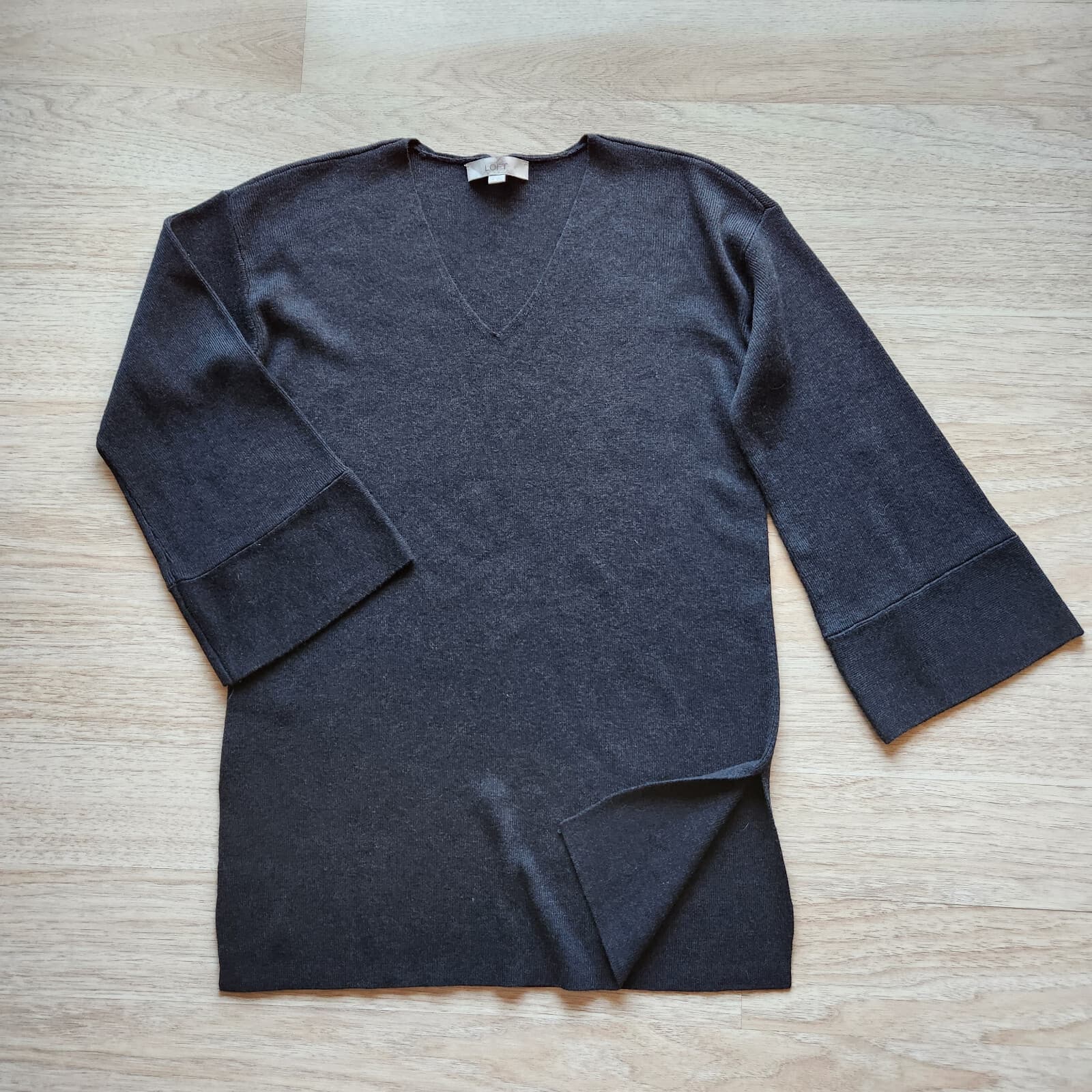 Ann Taylor Loft Wool Blend Ribbed Knit Tunic Sweater V-Neck Black Women Sz.M
