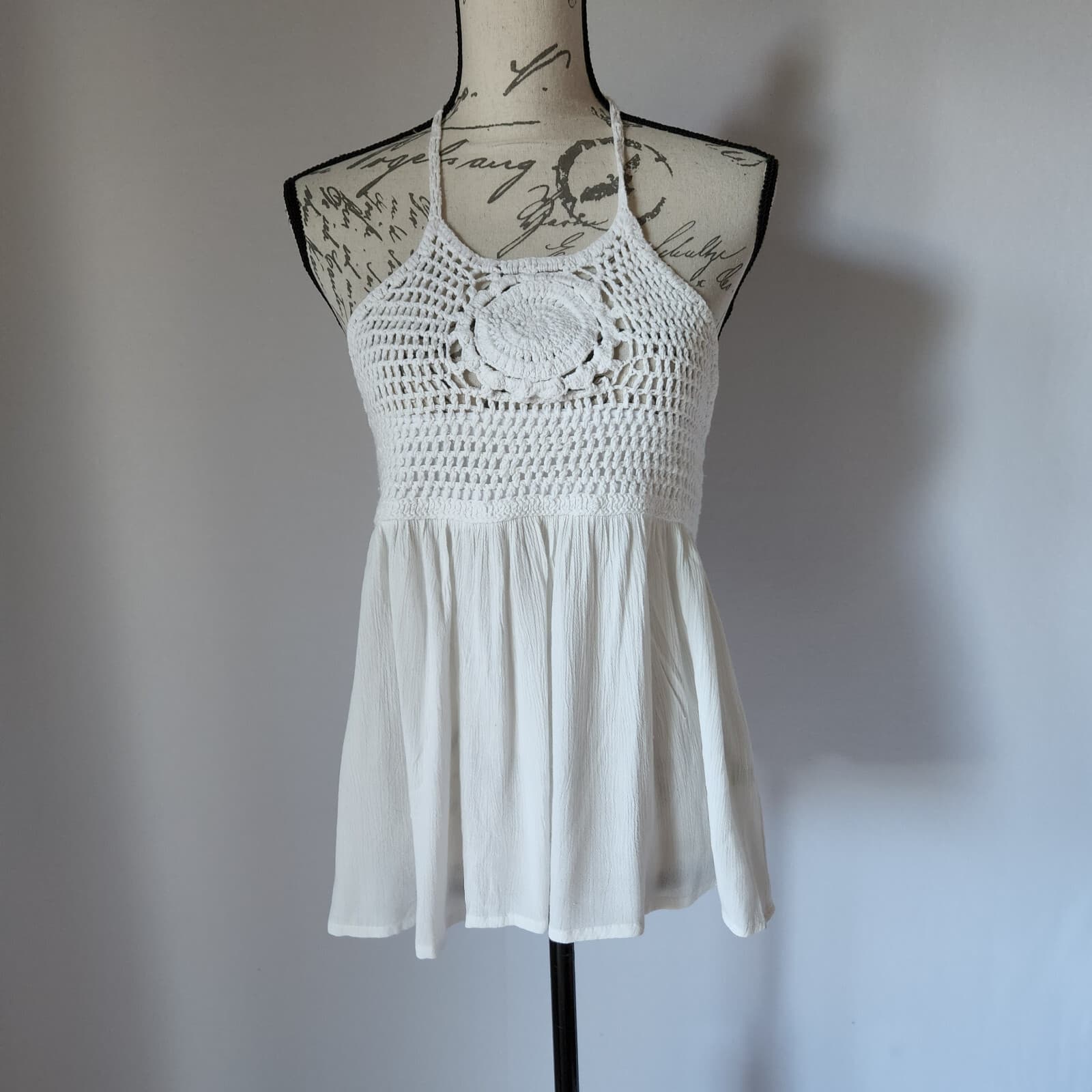 NWT Sim & Sam Crochet Halter Boho Beach Tank Top Tie Neck Rayon White Women Sz.M