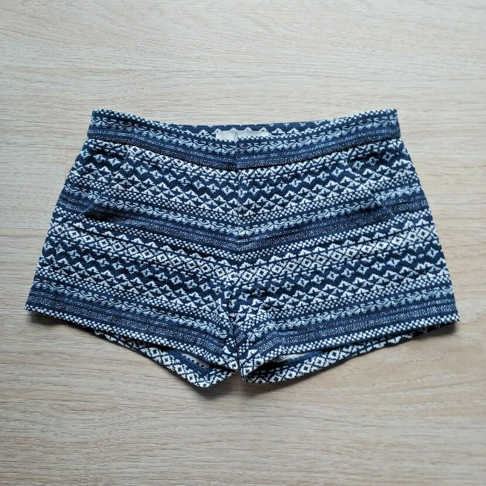 Joie Merci Aztec Ethic Jacquard 3" Shorts Zip Black White Cotton Blend Women 0