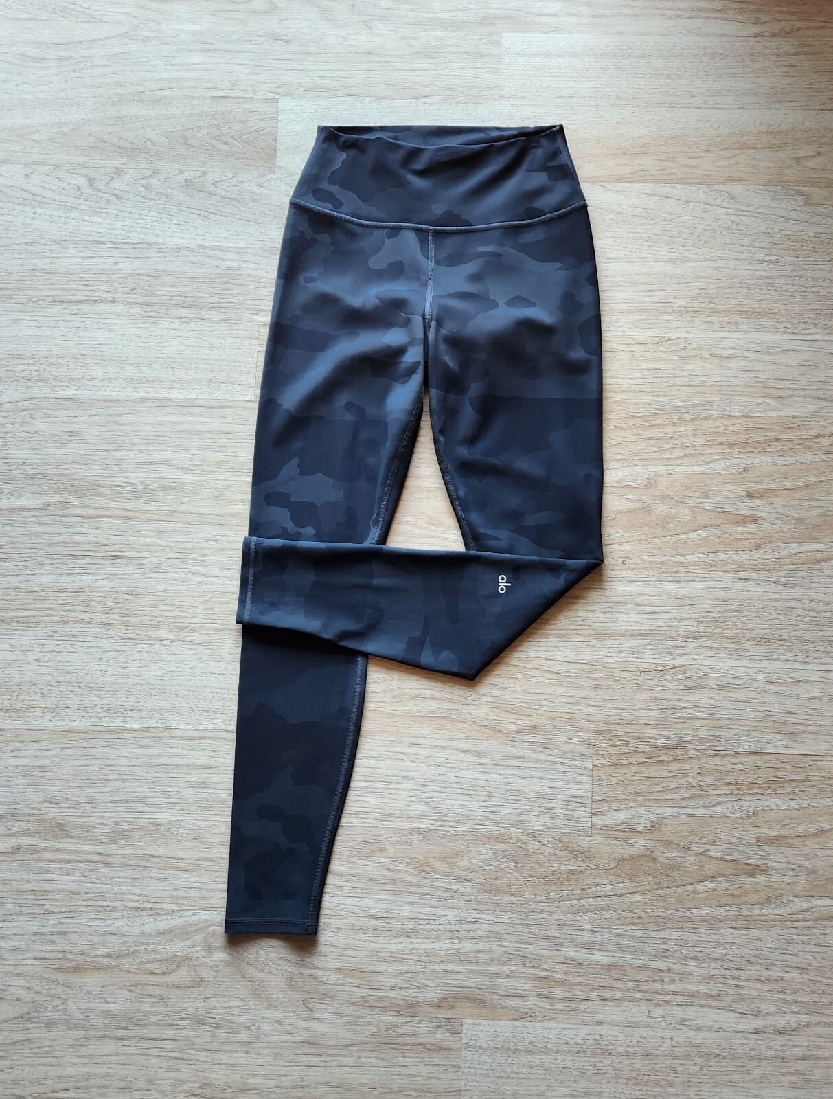 ALO YOGA High Waist Vapor Leggings Buttery-Soft Camouflage Black Grey Waist 28"