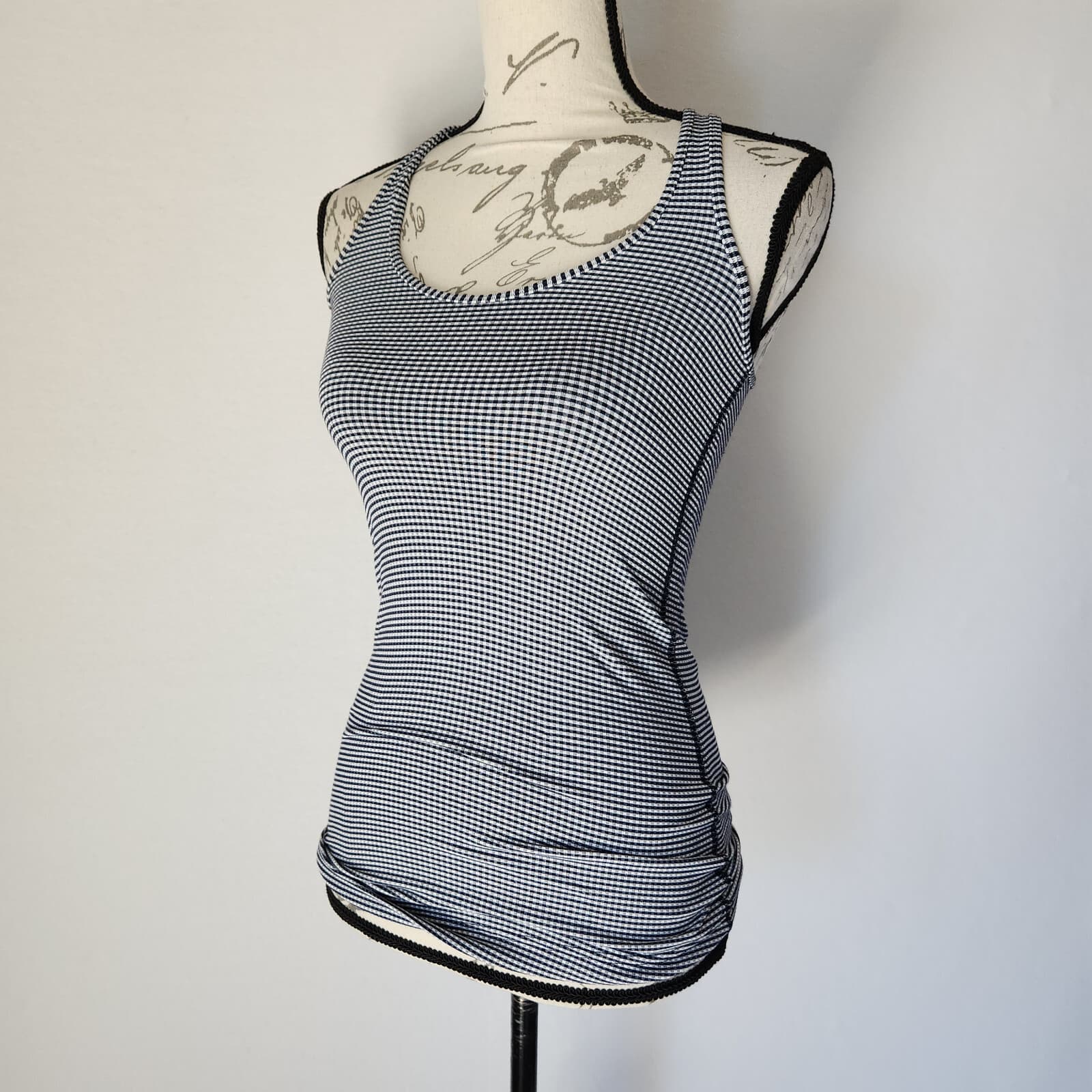 Lululemon Cool Racerback Tank Sweat-Wicking Gingham Luon White Black Sz.2 (24")