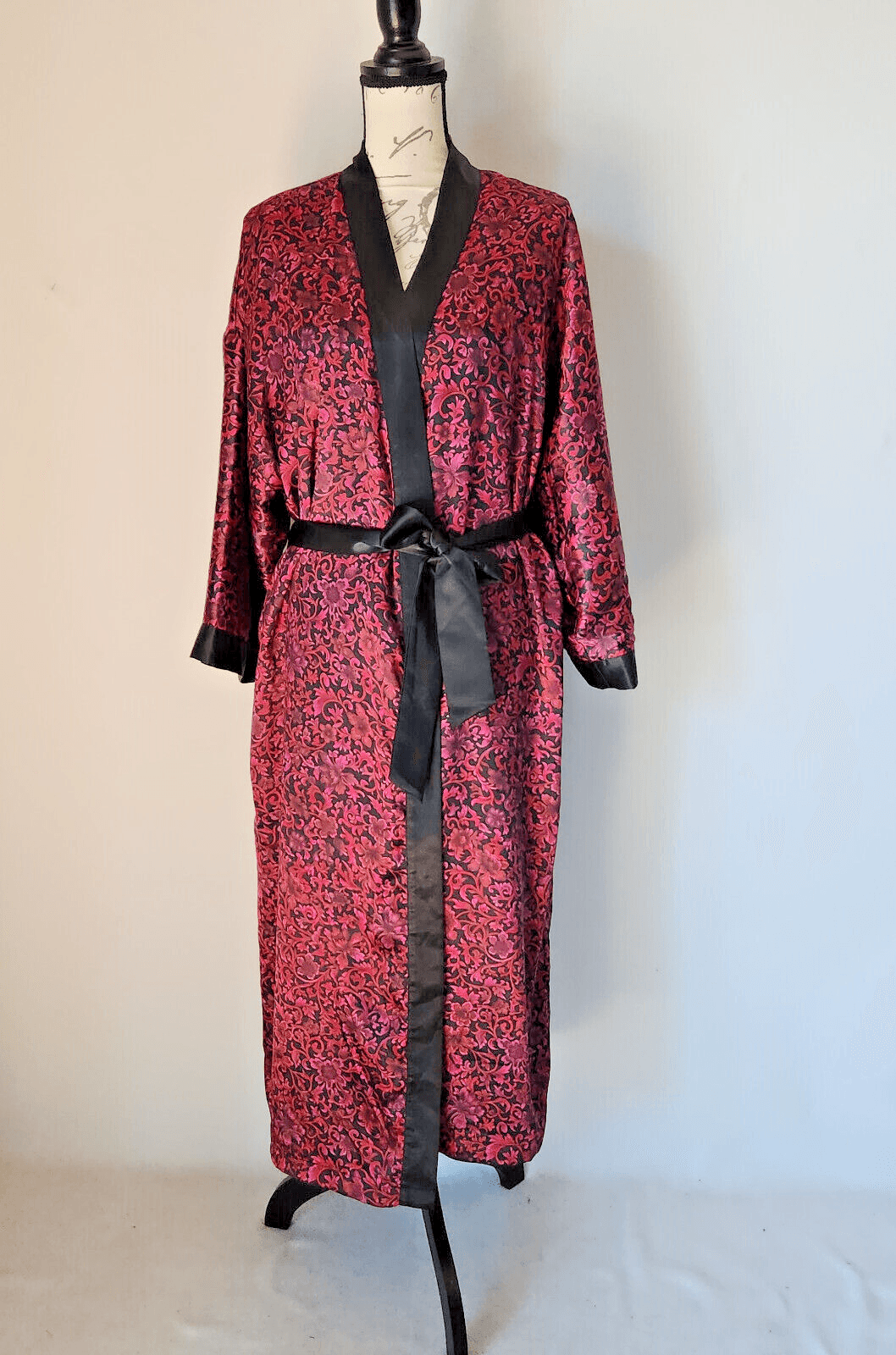 Vintage Valerie Stevens Satin Floral Fleece Lined Kimono Robe Black Pink Sz.M