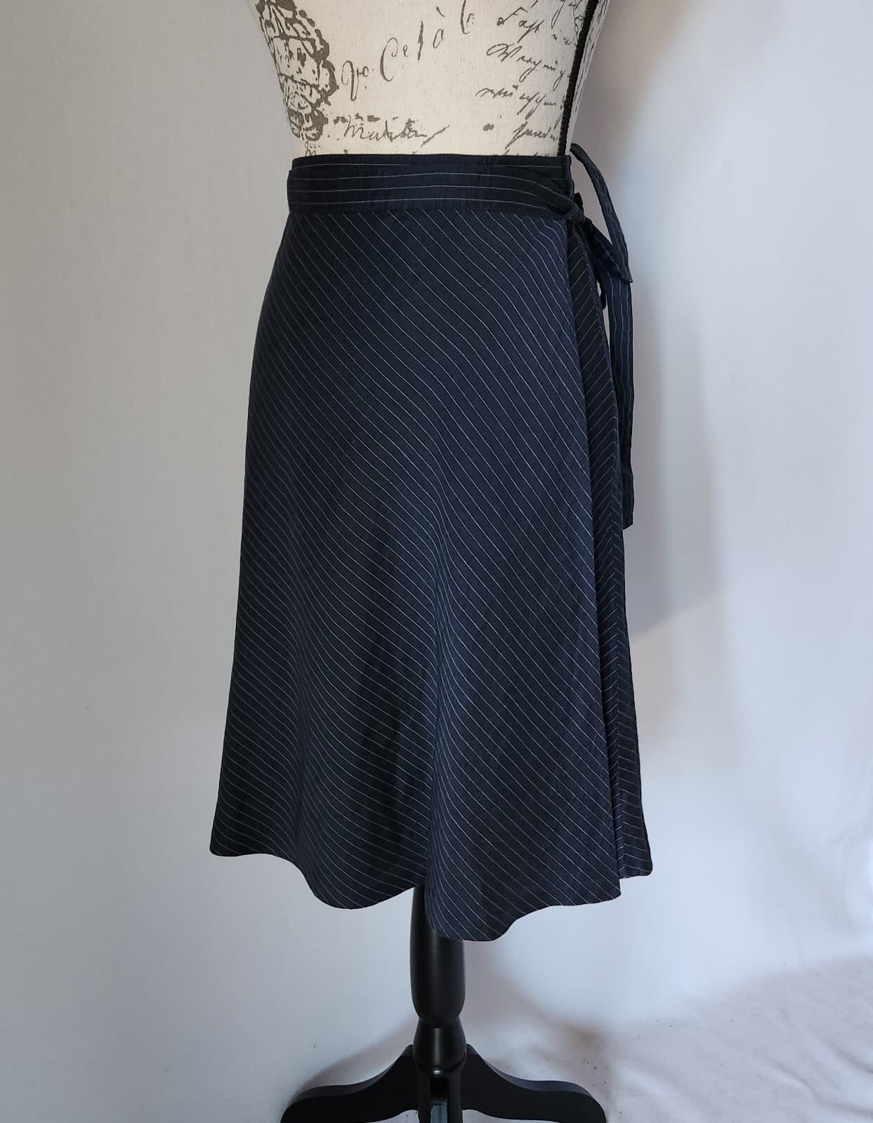 Lafayette 148 NY Linen Blend Women Sz.4 Wrap Skirt Pin Strip Blue White