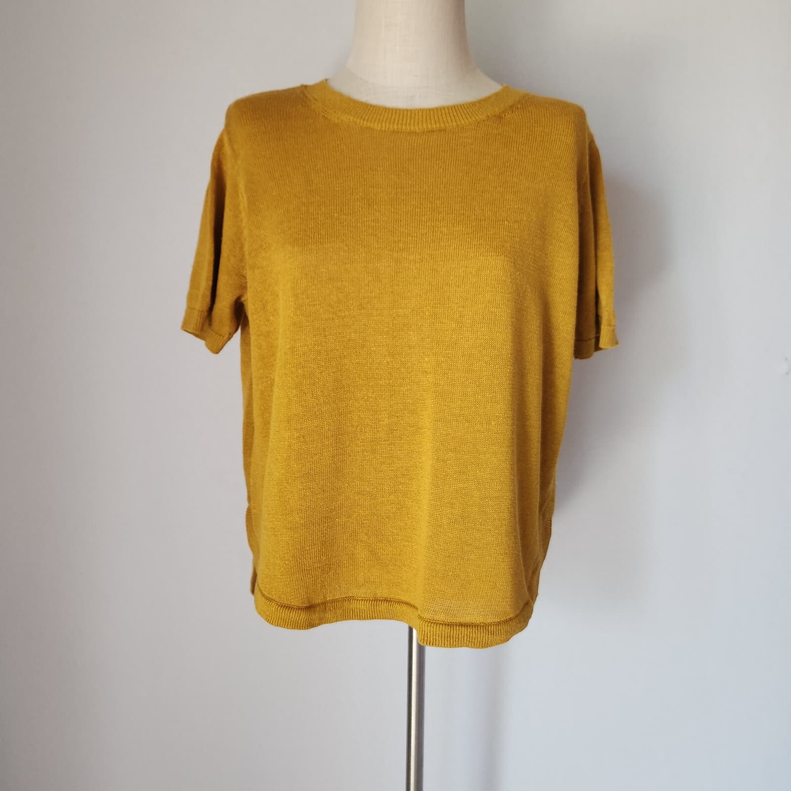 EUC Garnet Hill Haiku Linen Boxy Sweater Shirttail Hem Short Sleeve Yellow Sz.L