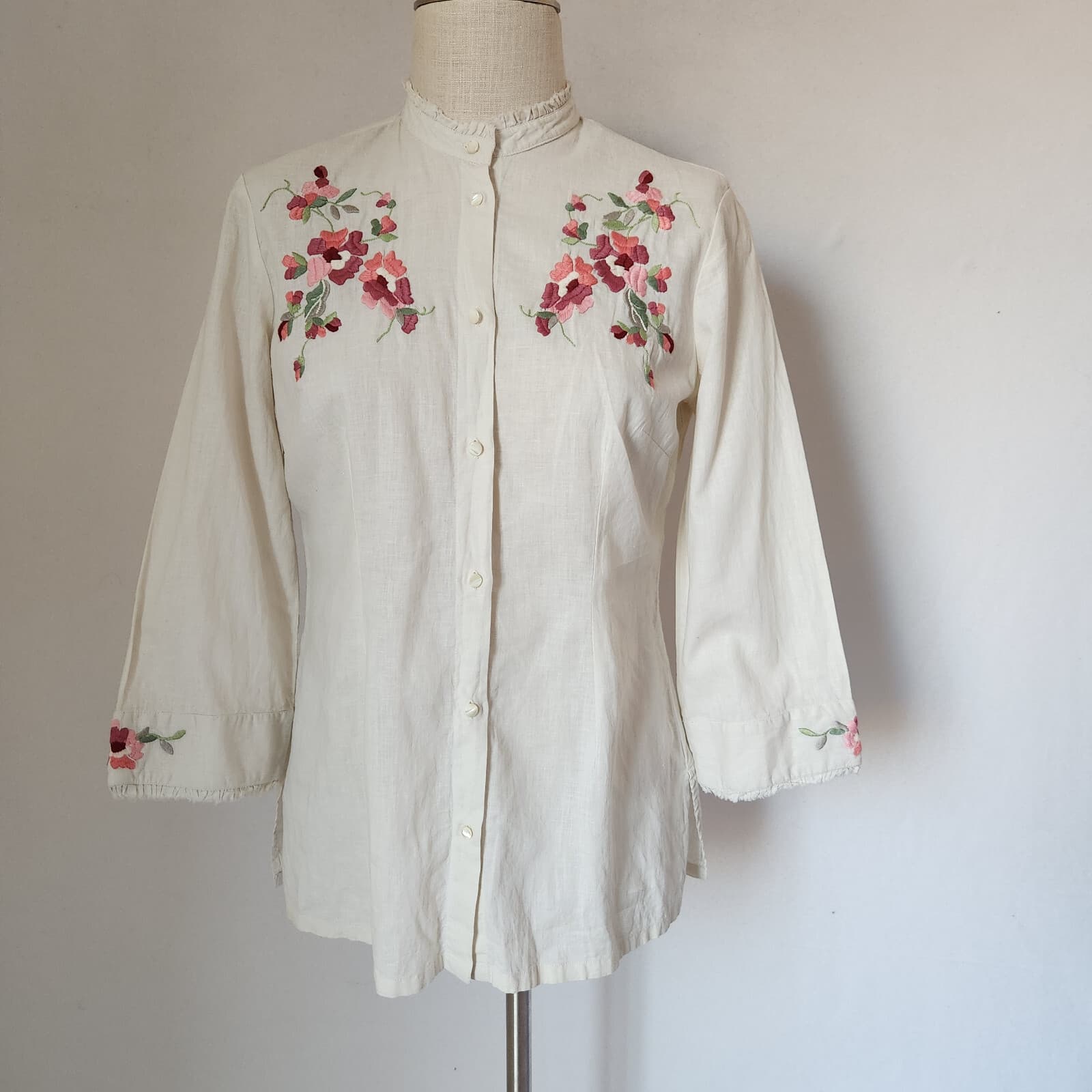 Vintage NWT Lucky Brand Floral Embroidered Henley Top Linen Cotton Cream Sz.L