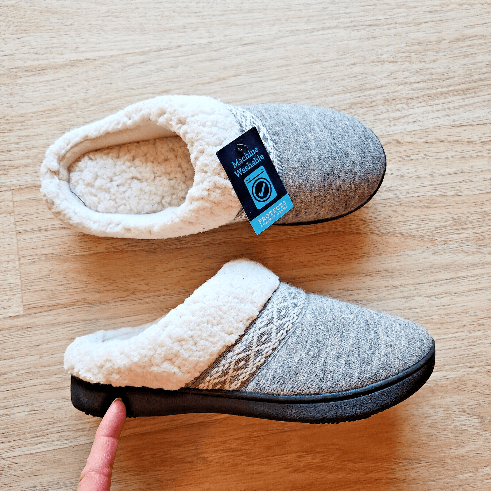 NWoB Isotoner Heather-knit Ada Hoodback Boxed Faux Fur Slippers Grey Women 6.5-7