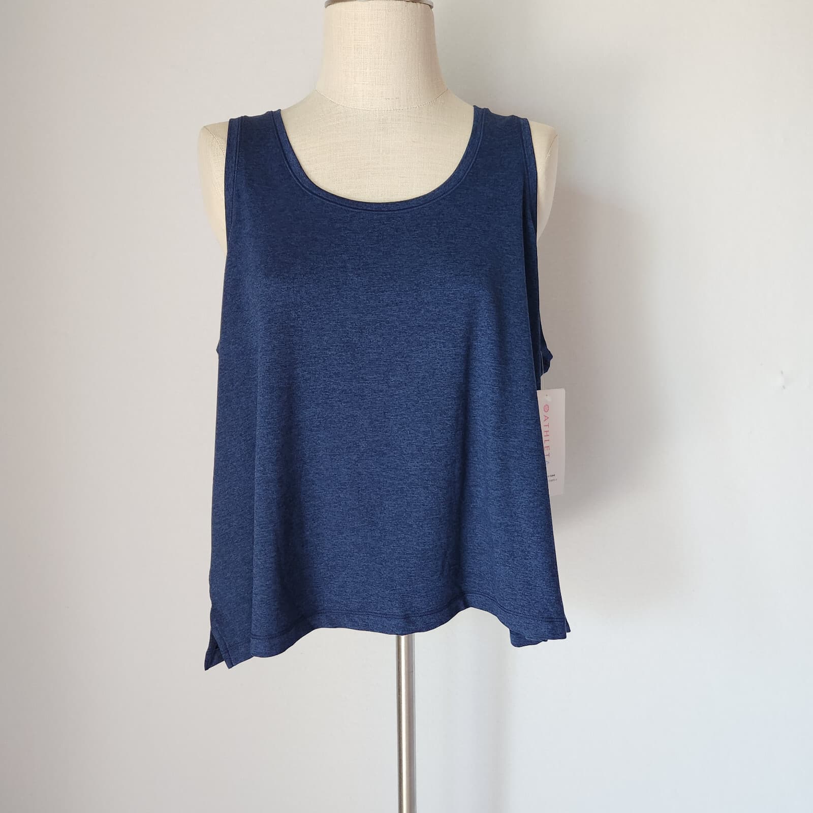 NWT Athleta $55 Uptempo II Tank Top Semi-Fitted Scoop Neck Blue Women's 1X