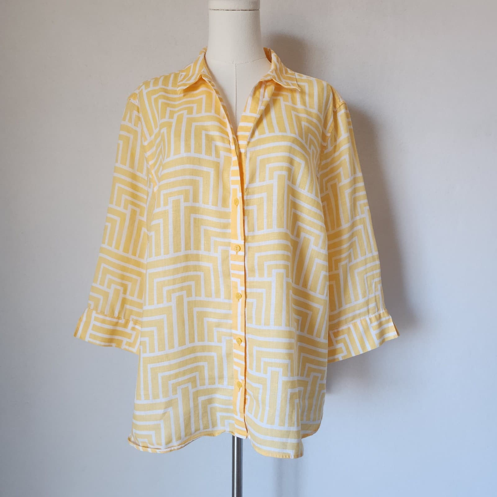 Chico's Non Iron Linen Maze Printed Button-Up Tunic Shirt 3/4 Sleeve Yellow Sz.4